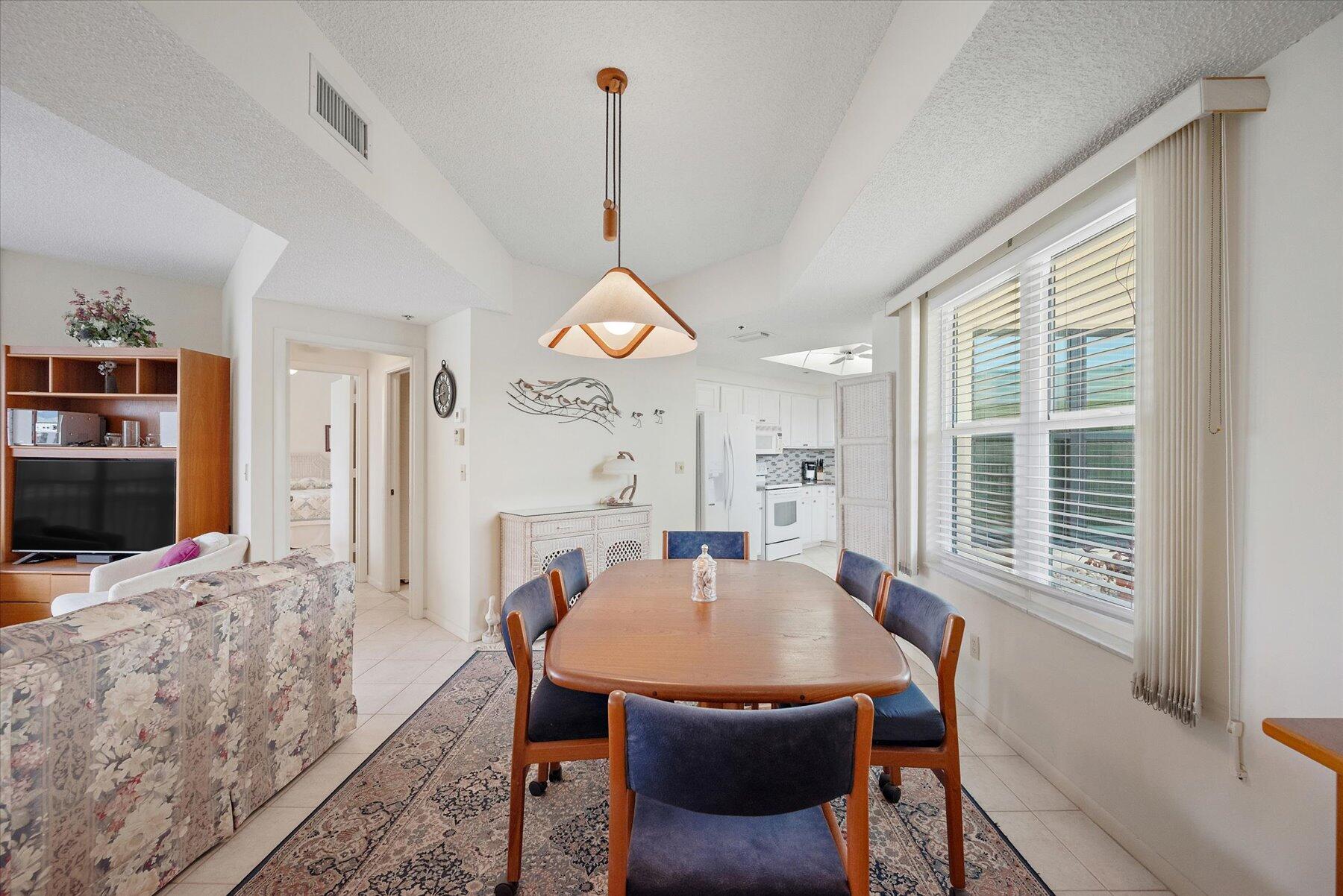 221 NE Plantation Road 406