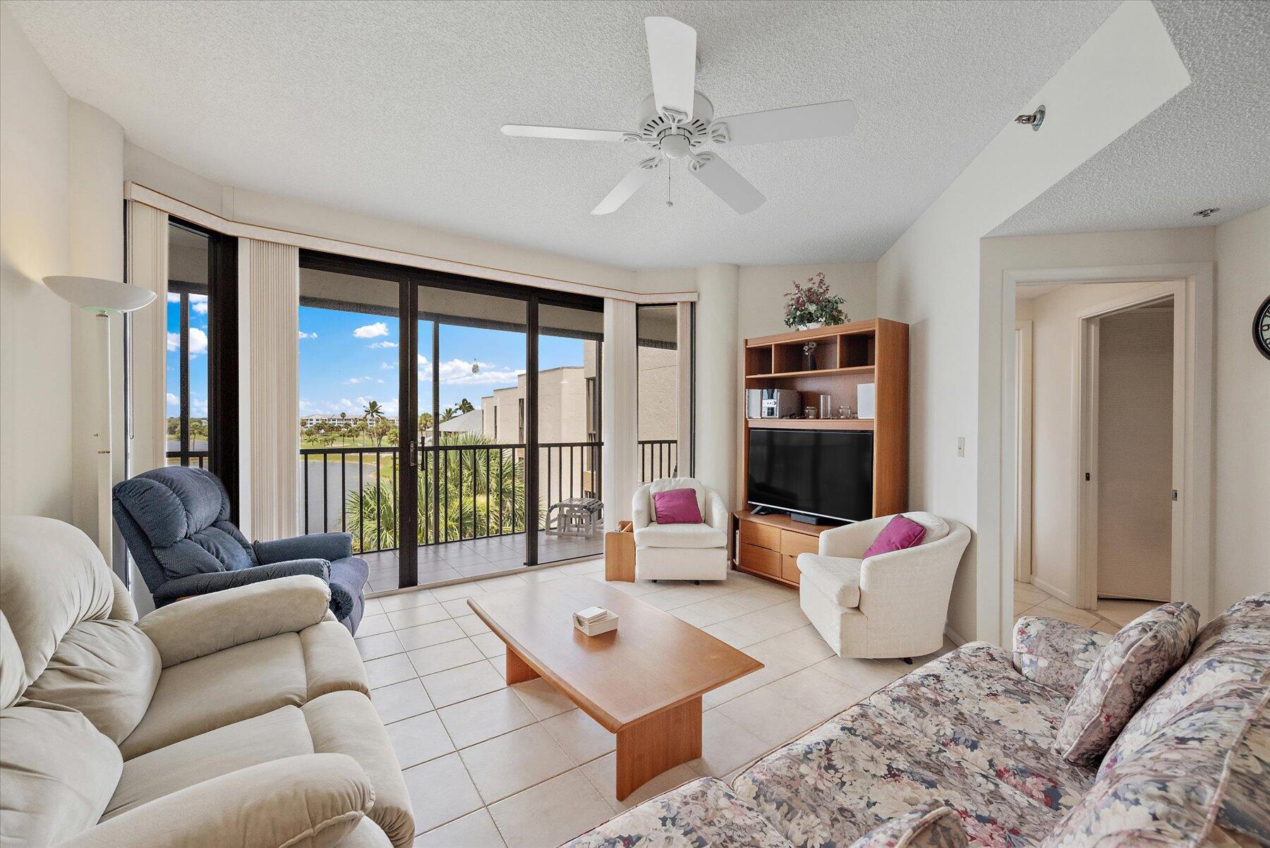 221 NE Plantation Road 406