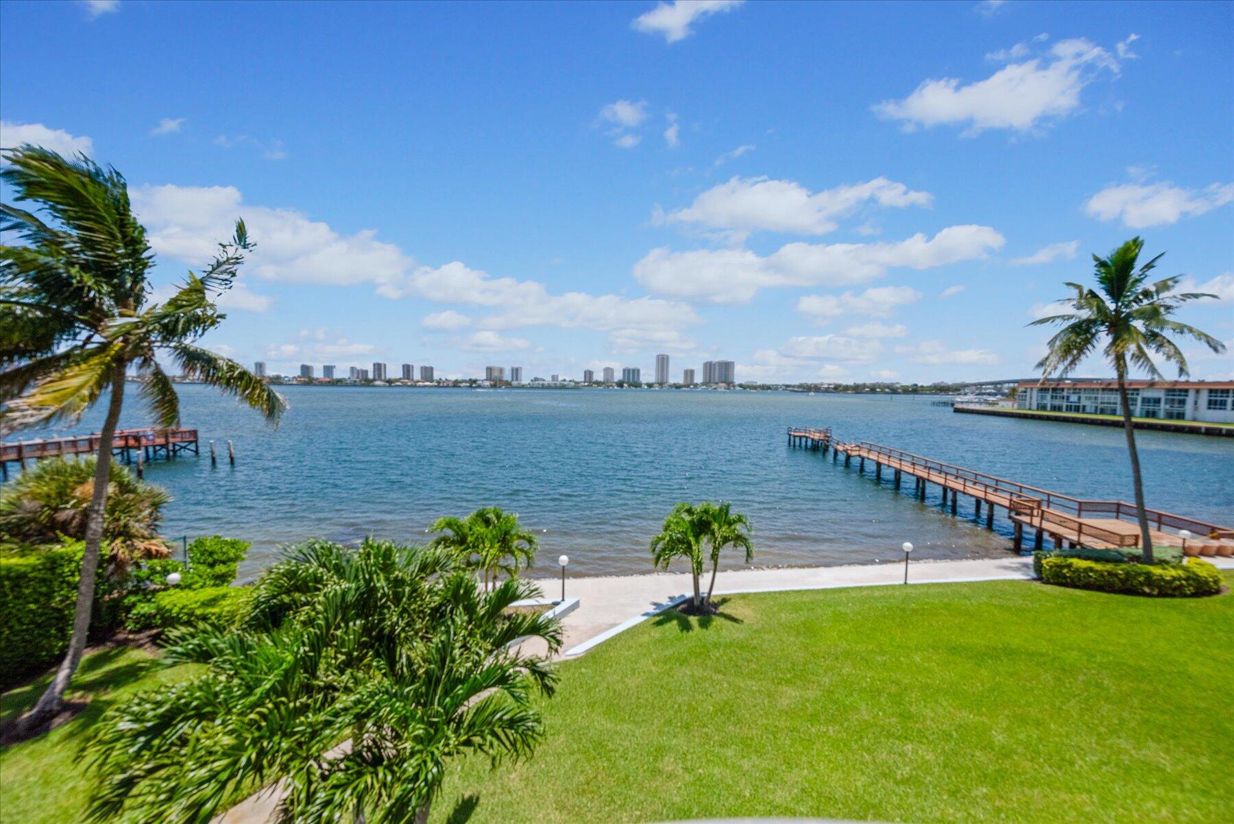 3040 Lakeshore Drive 301