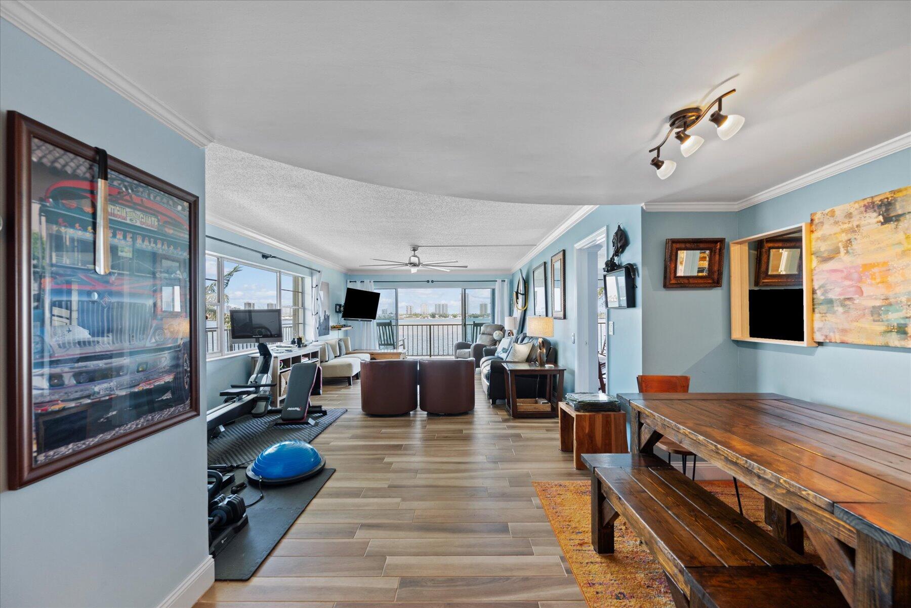 3040 Lakeshore Drive 301