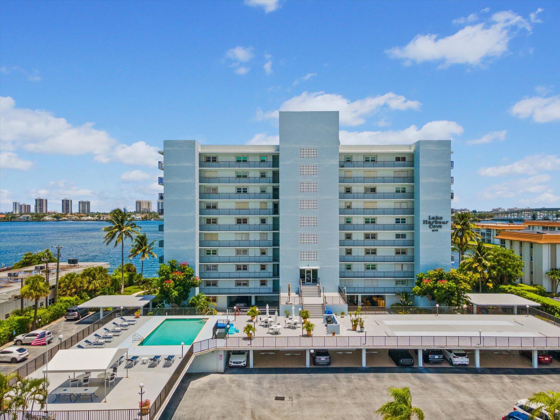 3040 Lakeshore Drive 301