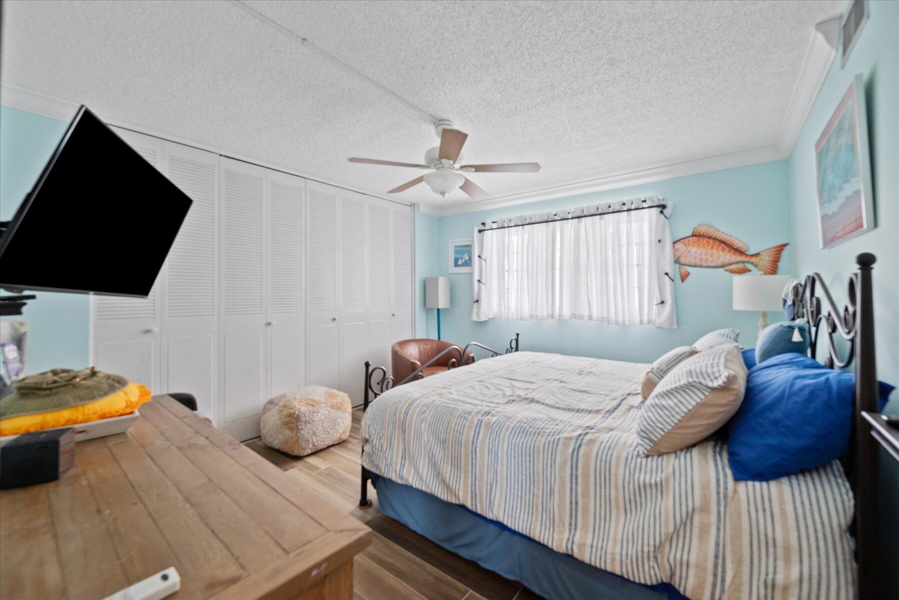 3040 Lakeshore Drive 301