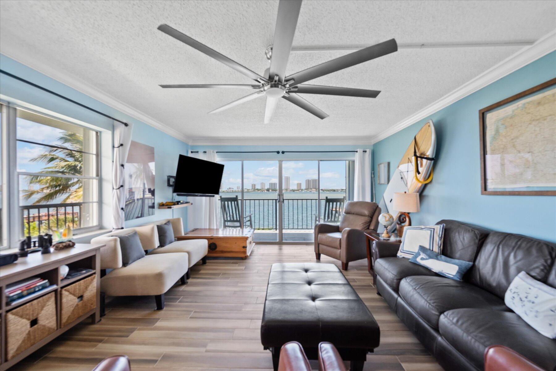 3040 Lakeshore Drive 301
