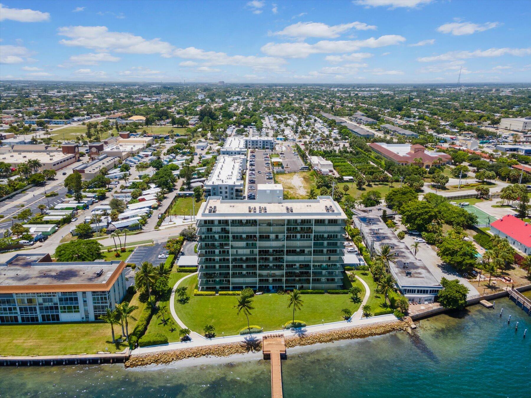 3040 Lakeshore Drive 301