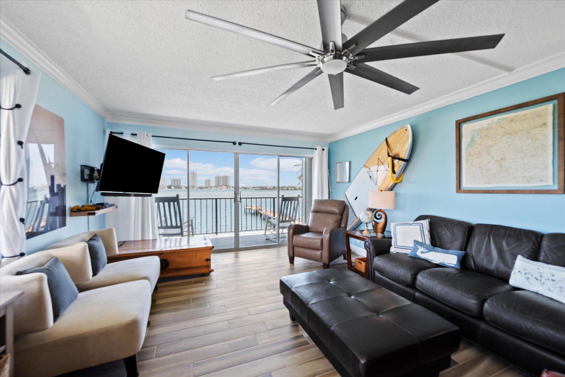 3040 Lakeshore Drive 301