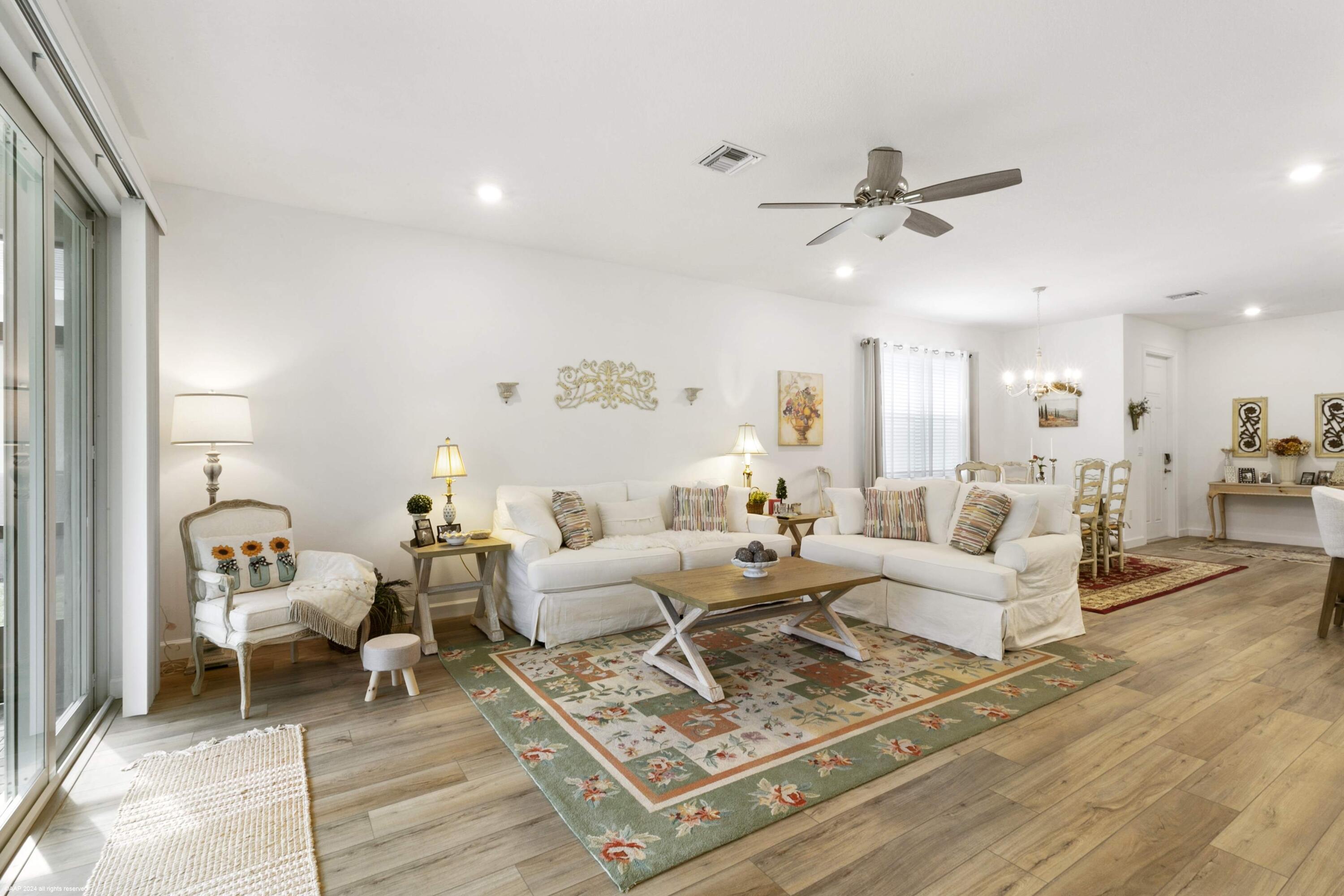 2073 SE Crosswood Way, Port St. Lucie