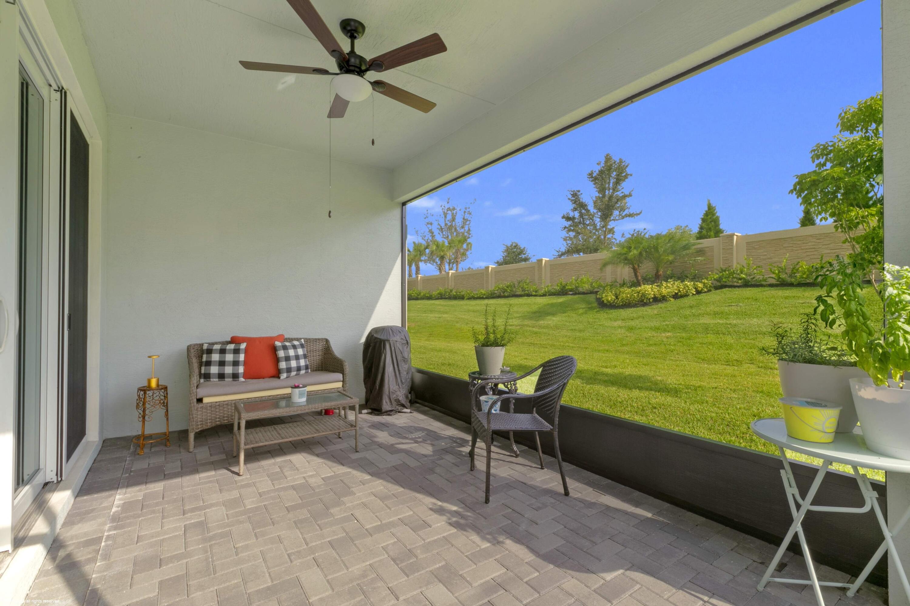 2073 SE Crosswood Way, Port St. Lucie