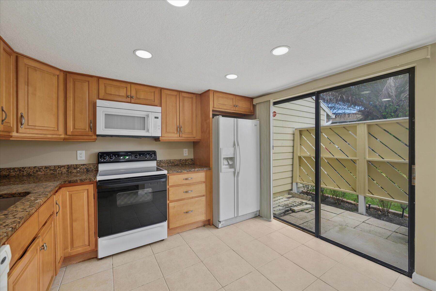 402 Lakewood Court 2b