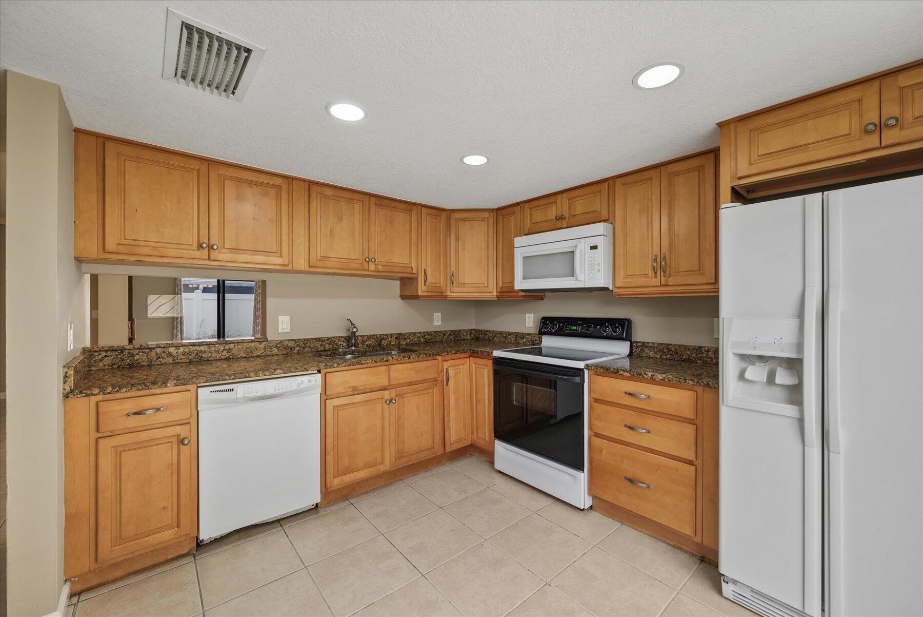 402 Lakewood Court 2b