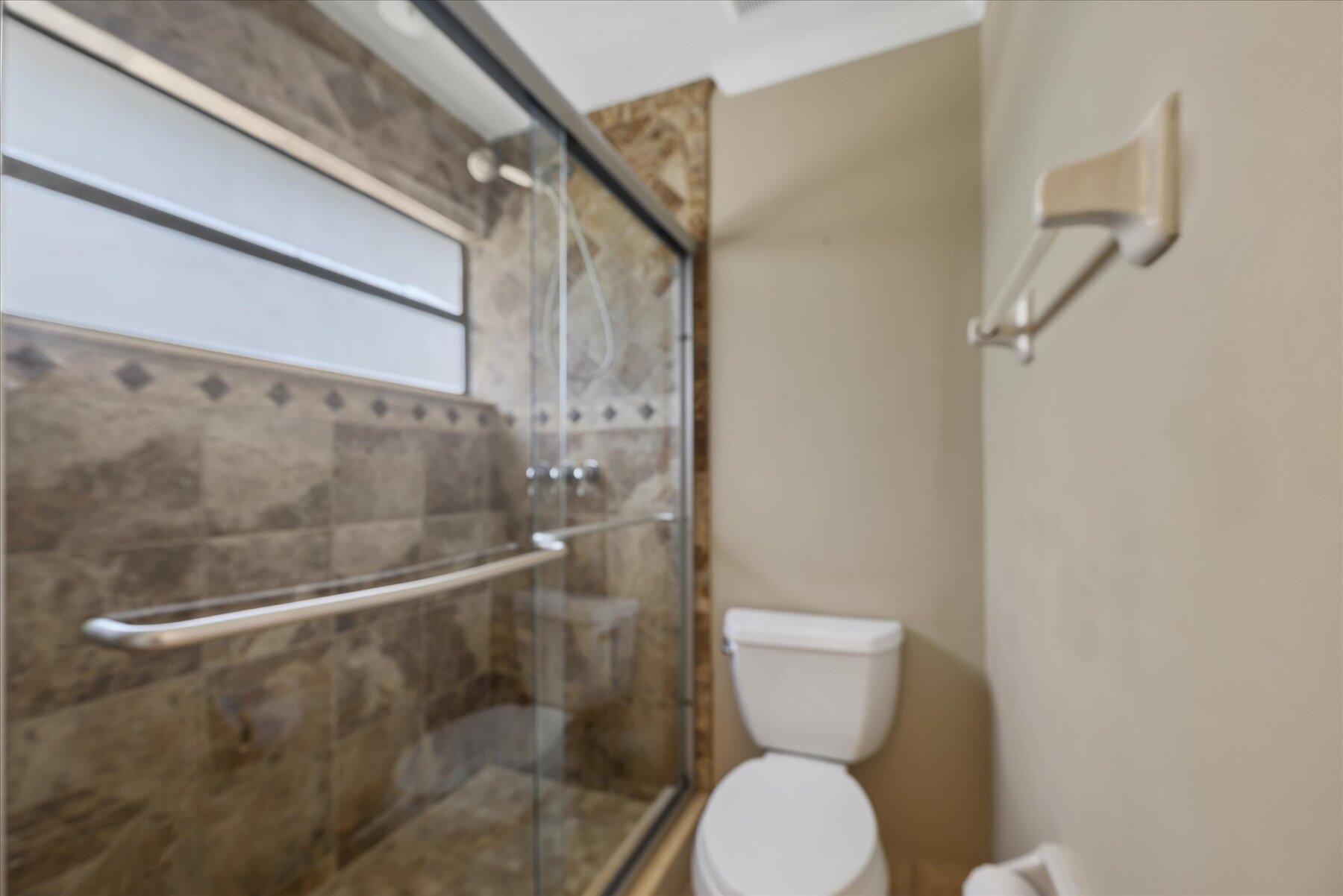 402 Lakewood Court 2b