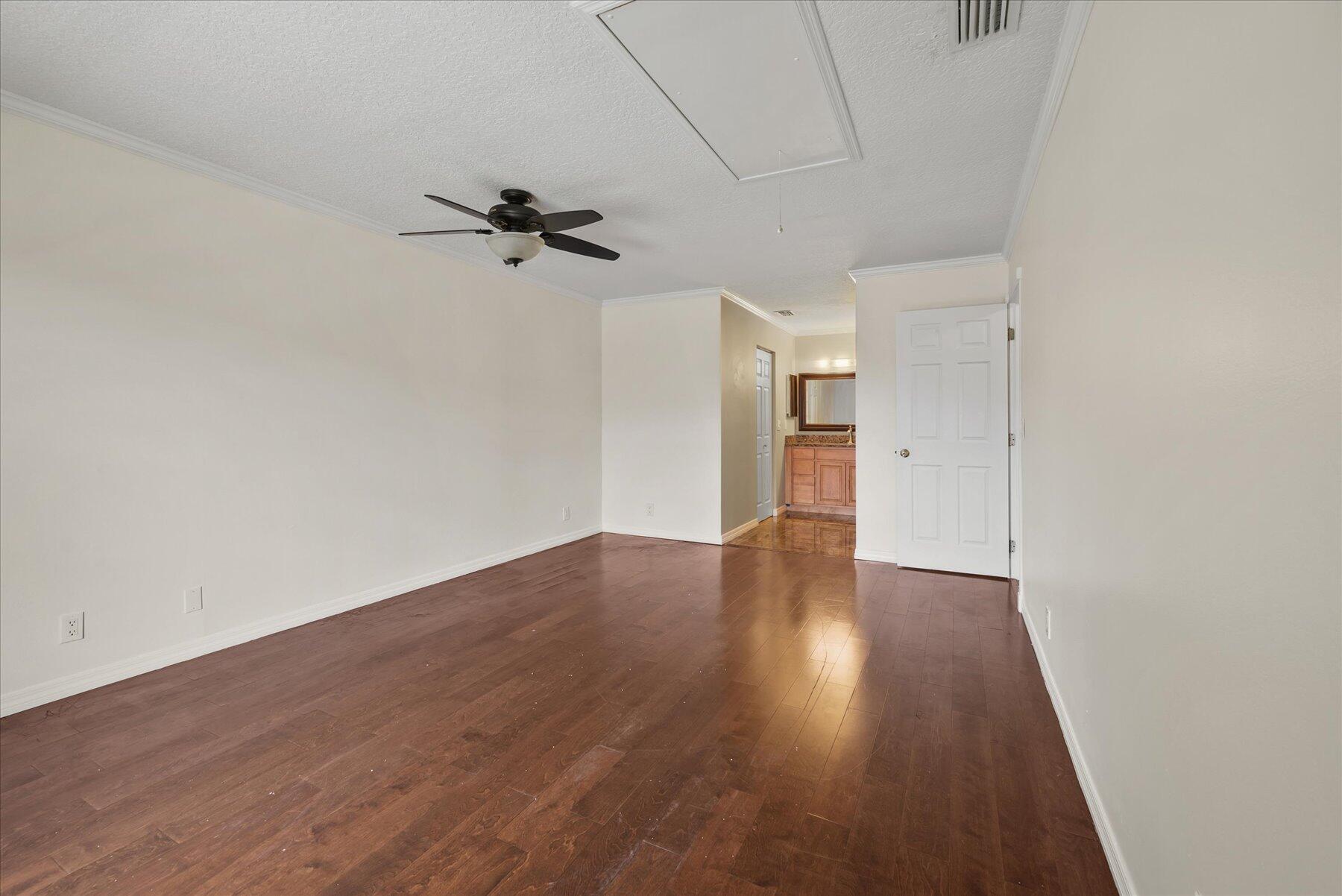 402 Lakewood Court 2b