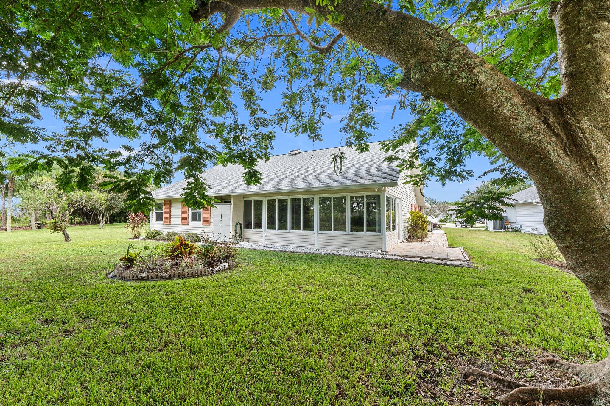 7160 SE Lillian Court