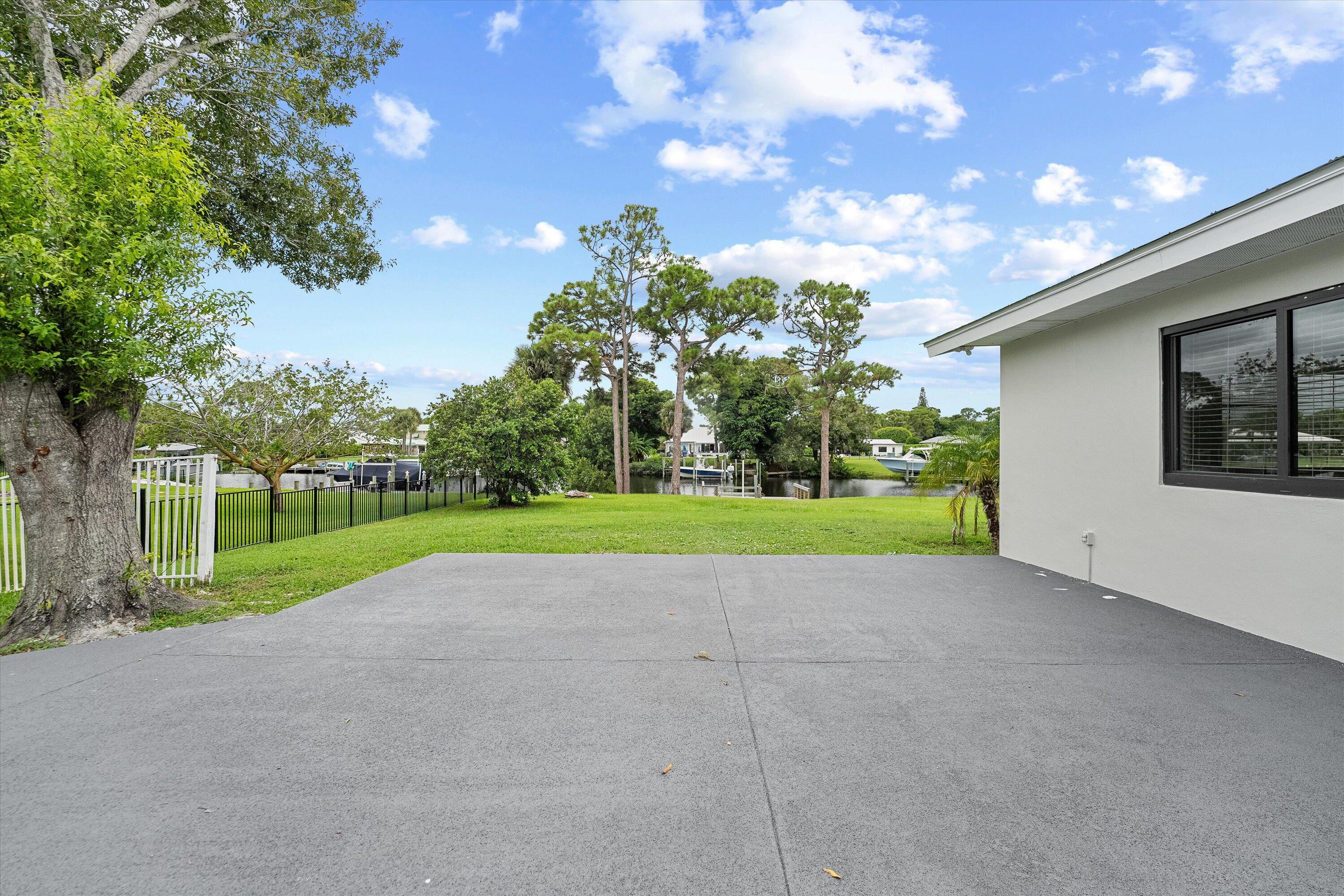 1134 NW Spruce Ridge Drive