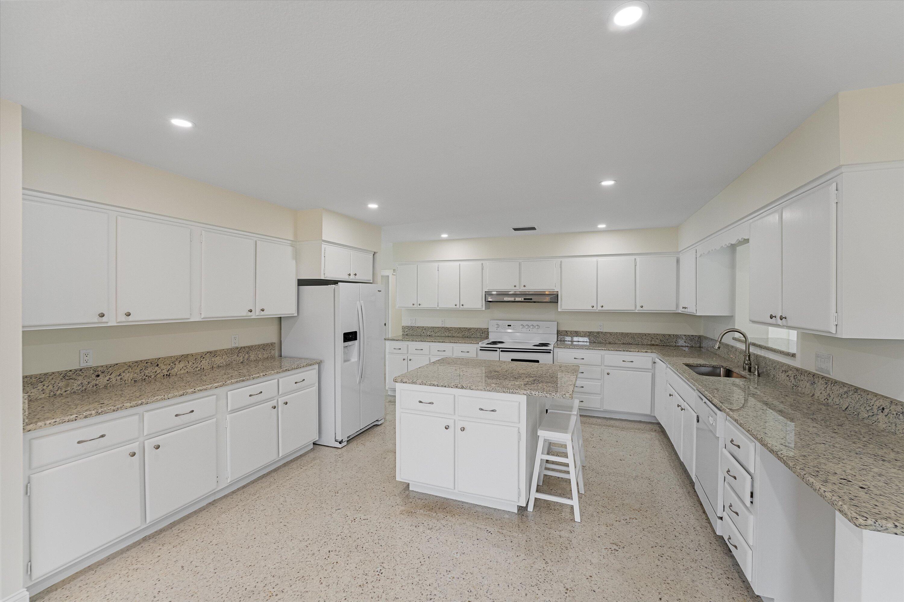 1134 NW Spruce Ridge Drive