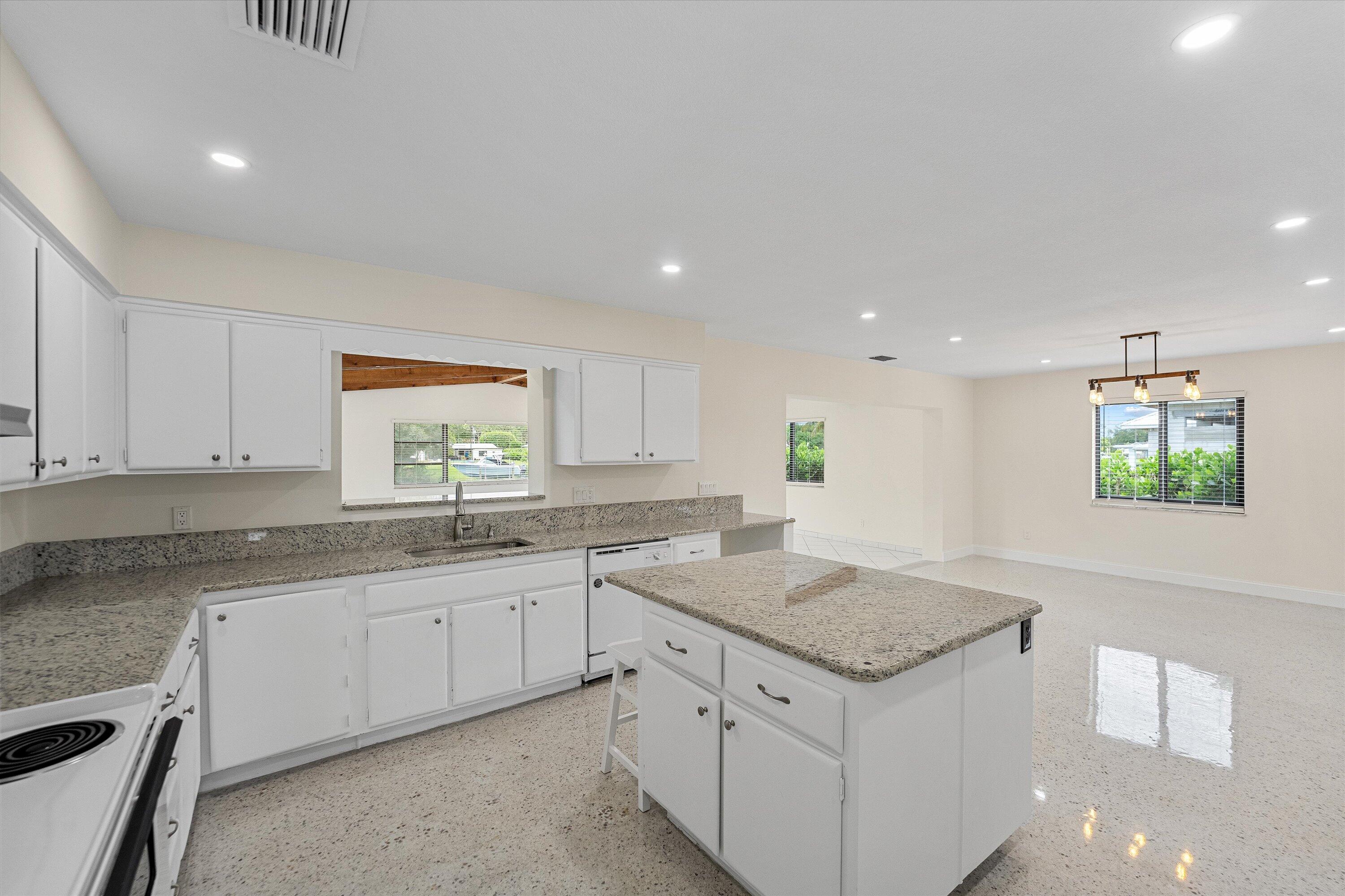 1134 NW Spruce Ridge Drive