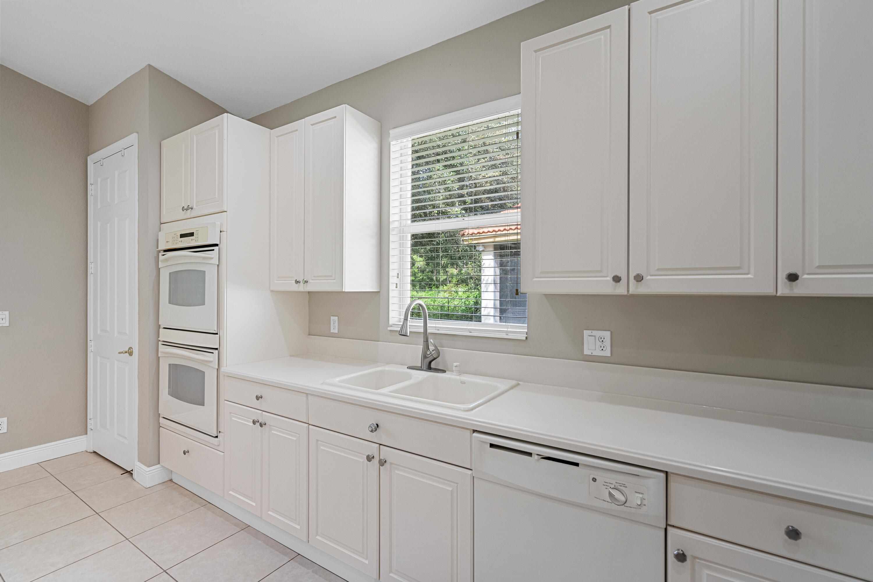 1172 SE Fleming Way