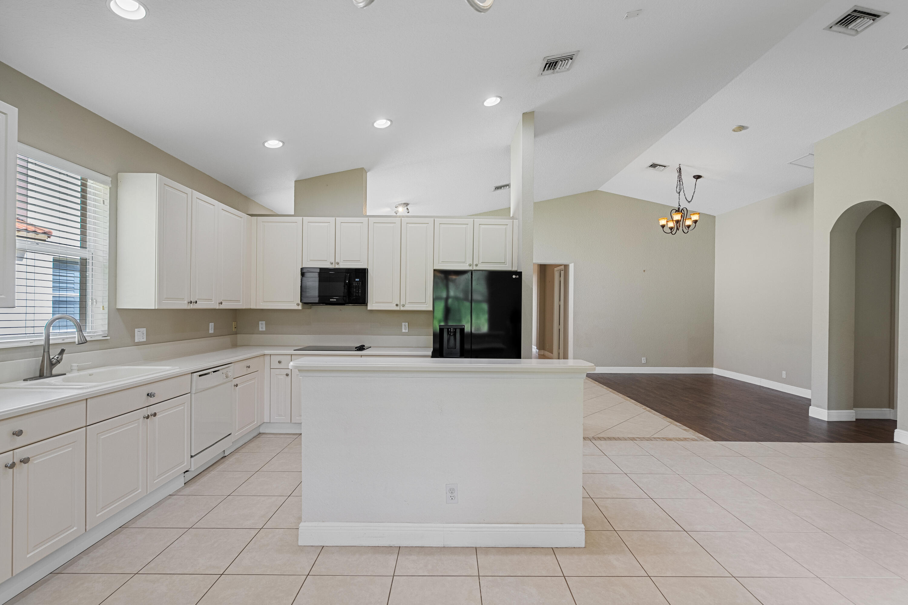 1172 SE Fleming Way