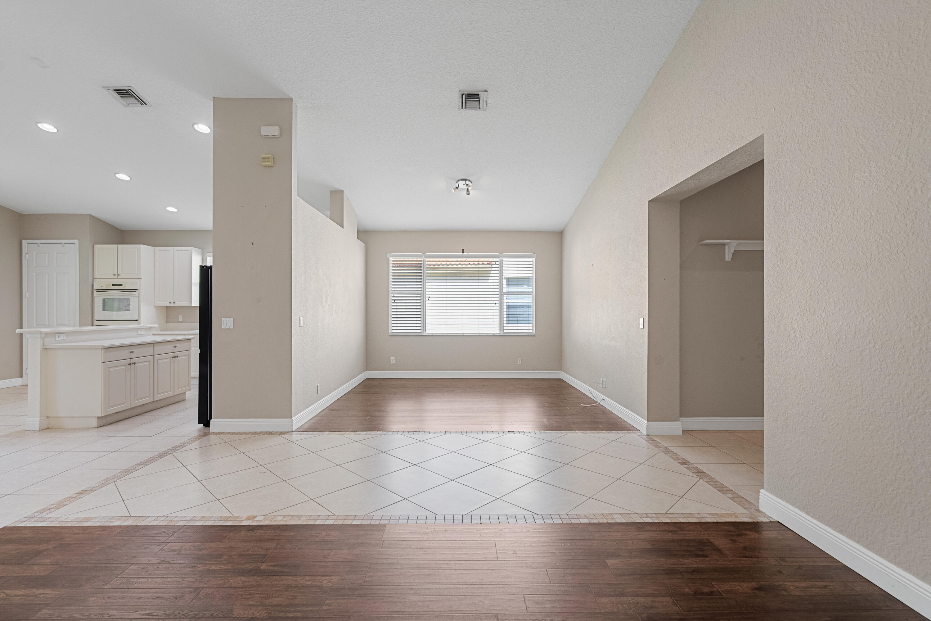 1172 SE Fleming Way