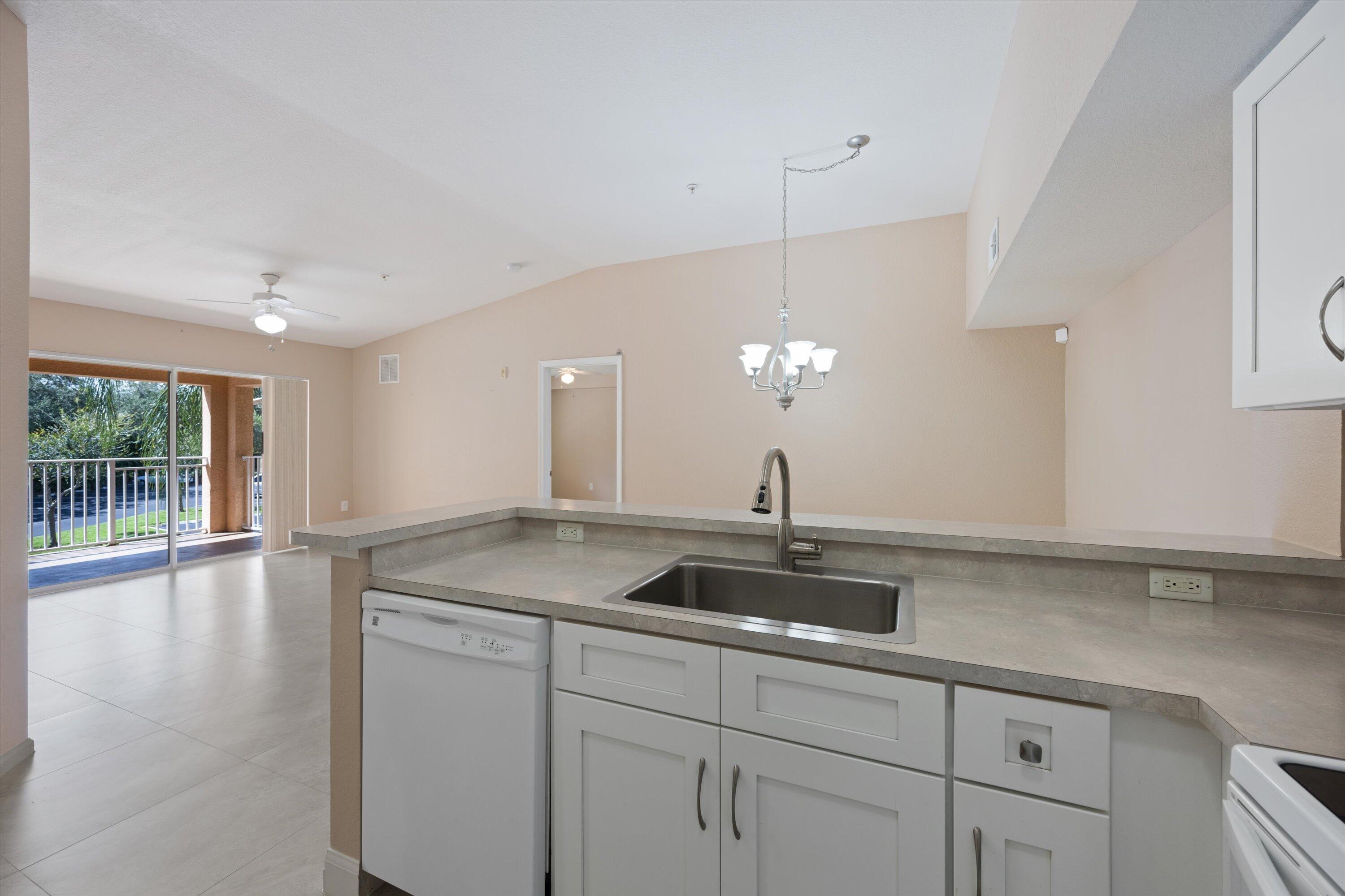 181 SW Palm Drive 207, Port St. Lucie Unit: 207