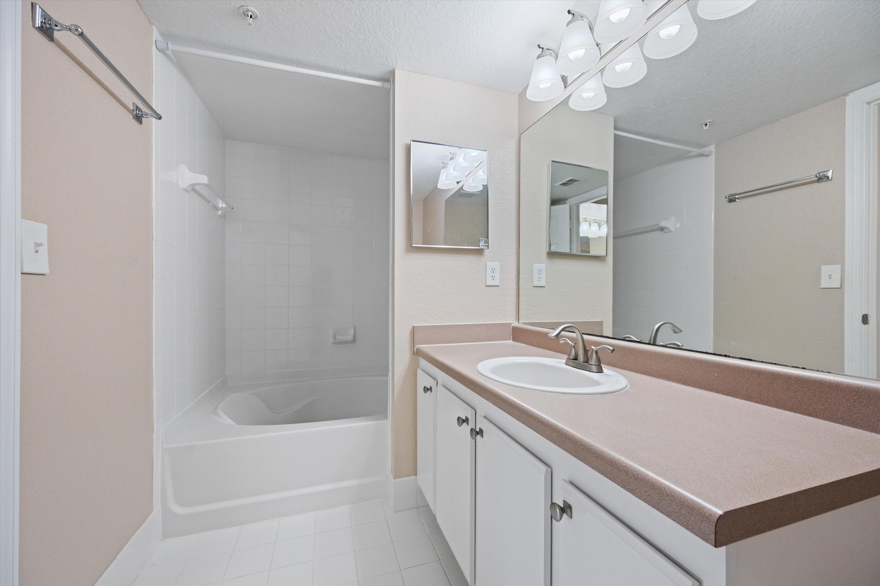 181 SW Palm Drive 207, Port St. Lucie Unit: 207