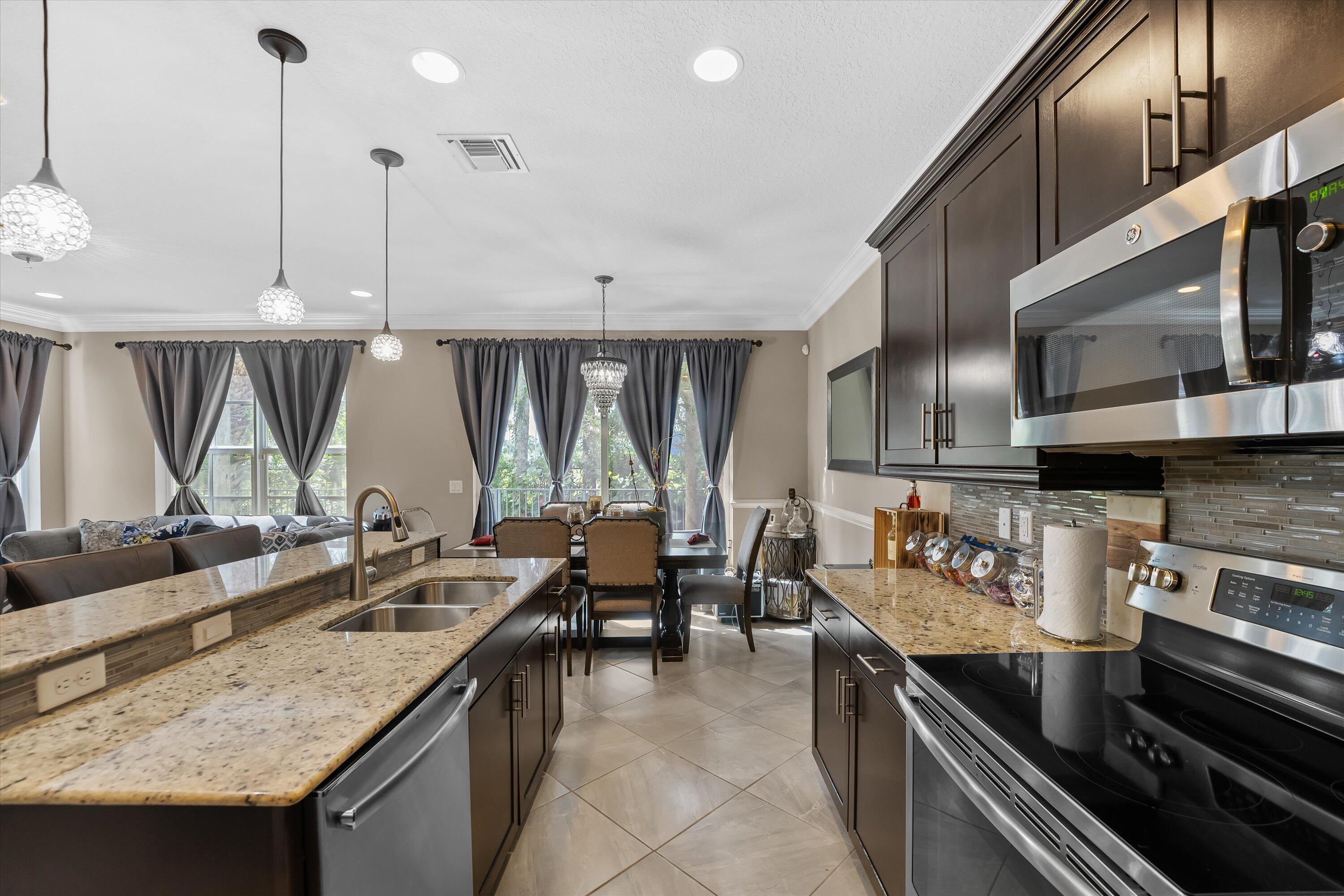 4613 Tara Cove Way