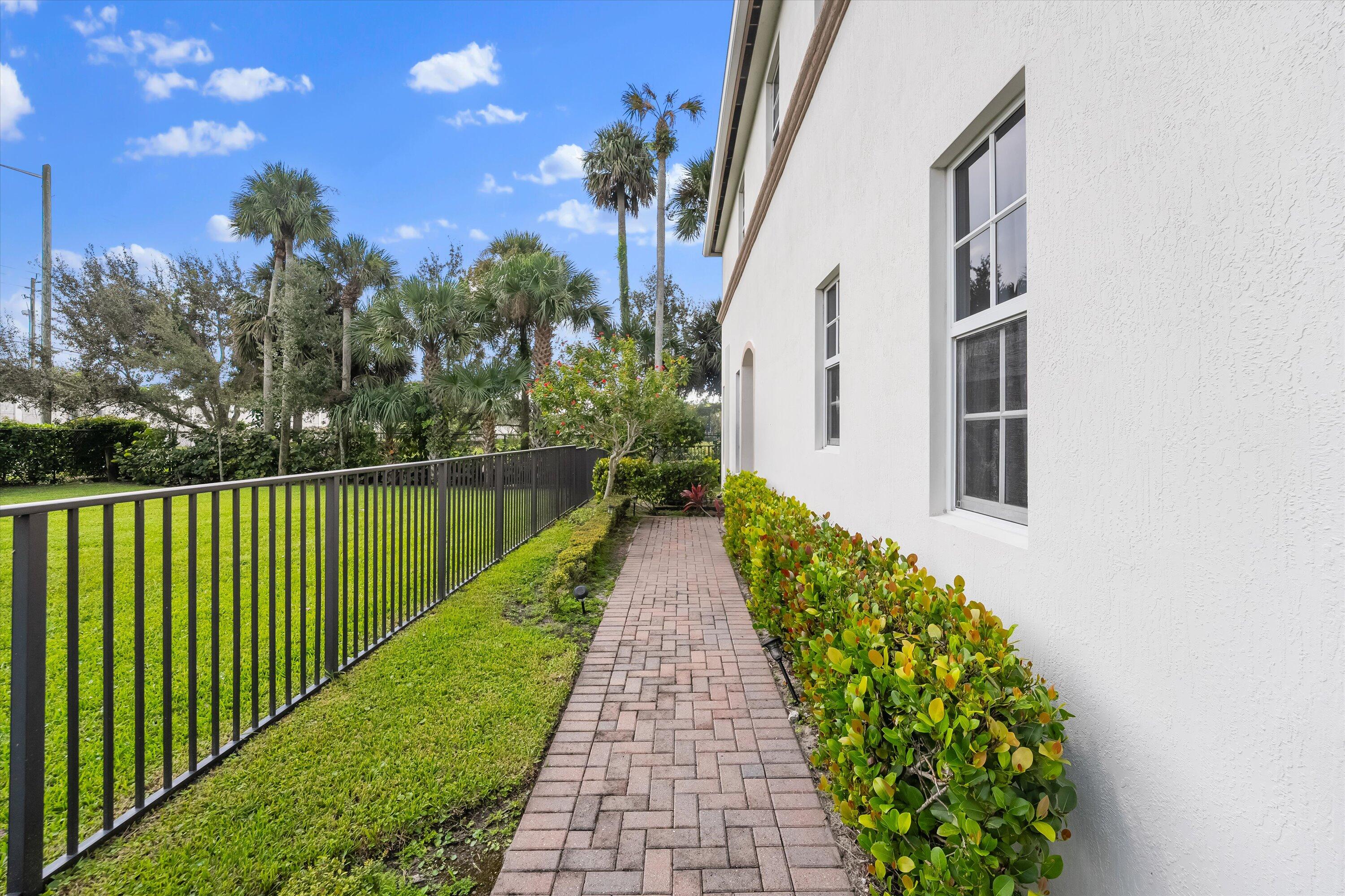 4613 Tara Cove Way