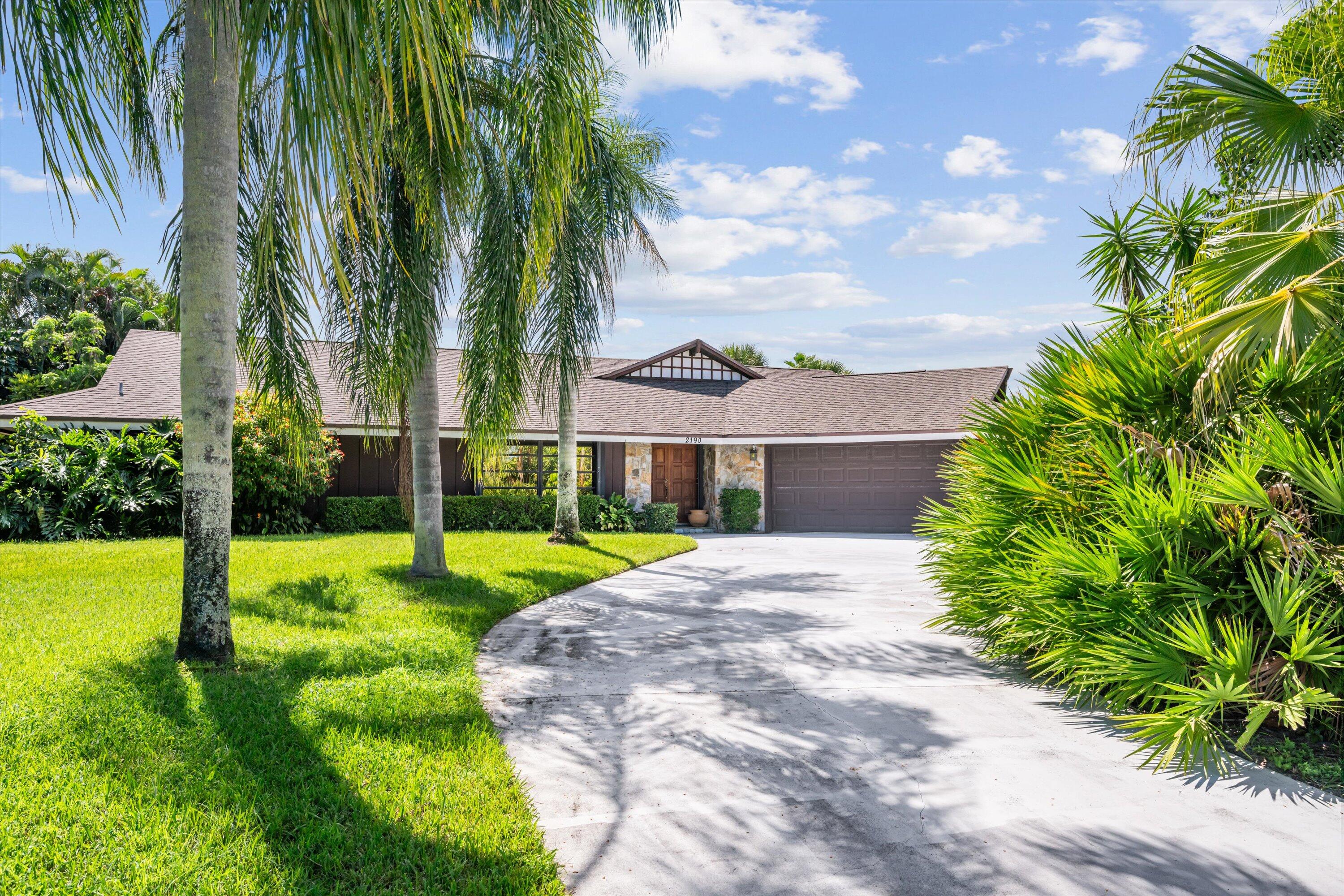 2190 NE Pinecrest Lakes Boulevard