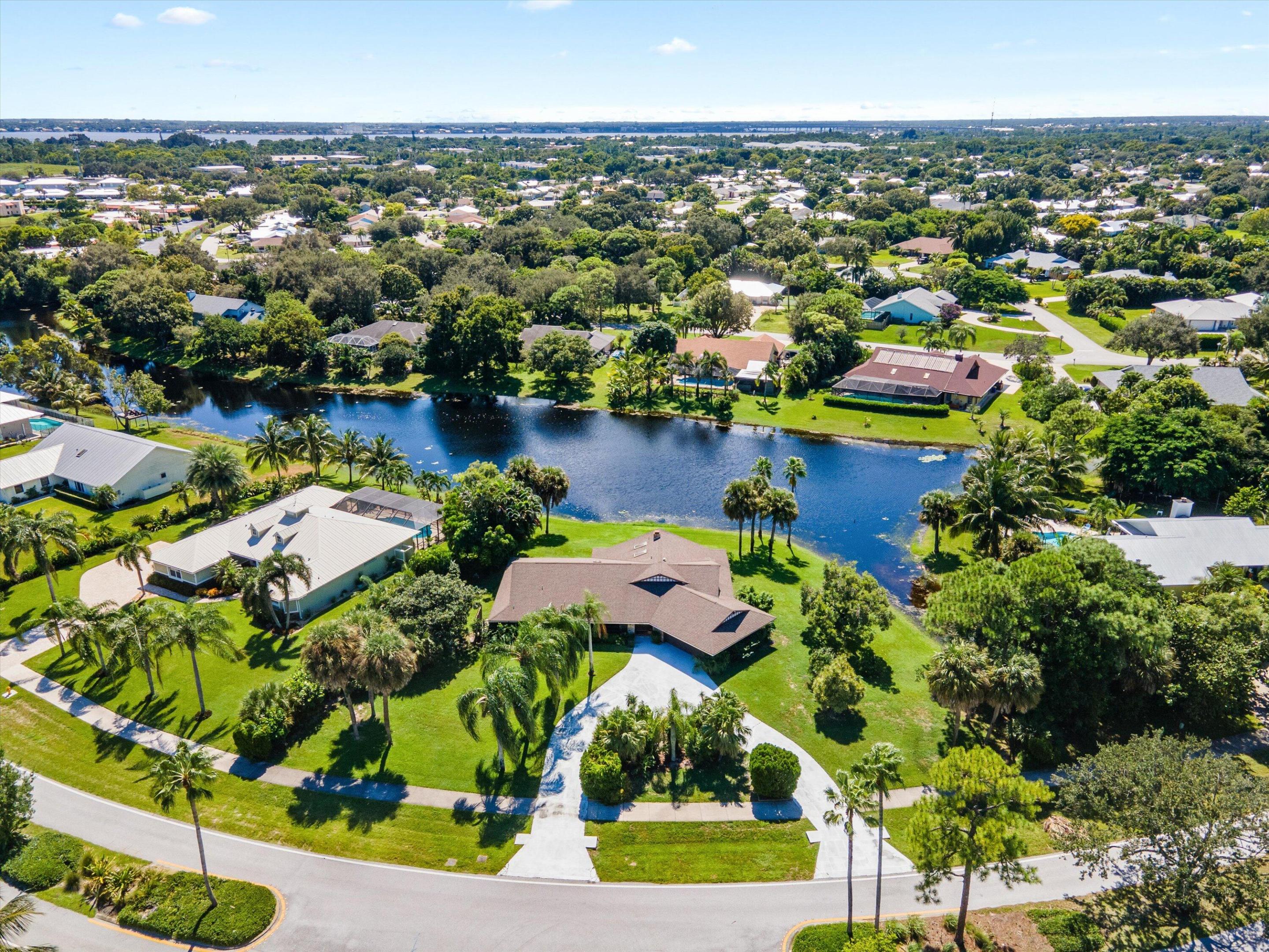 2190 NE Pinecrest Lakes Boulevard