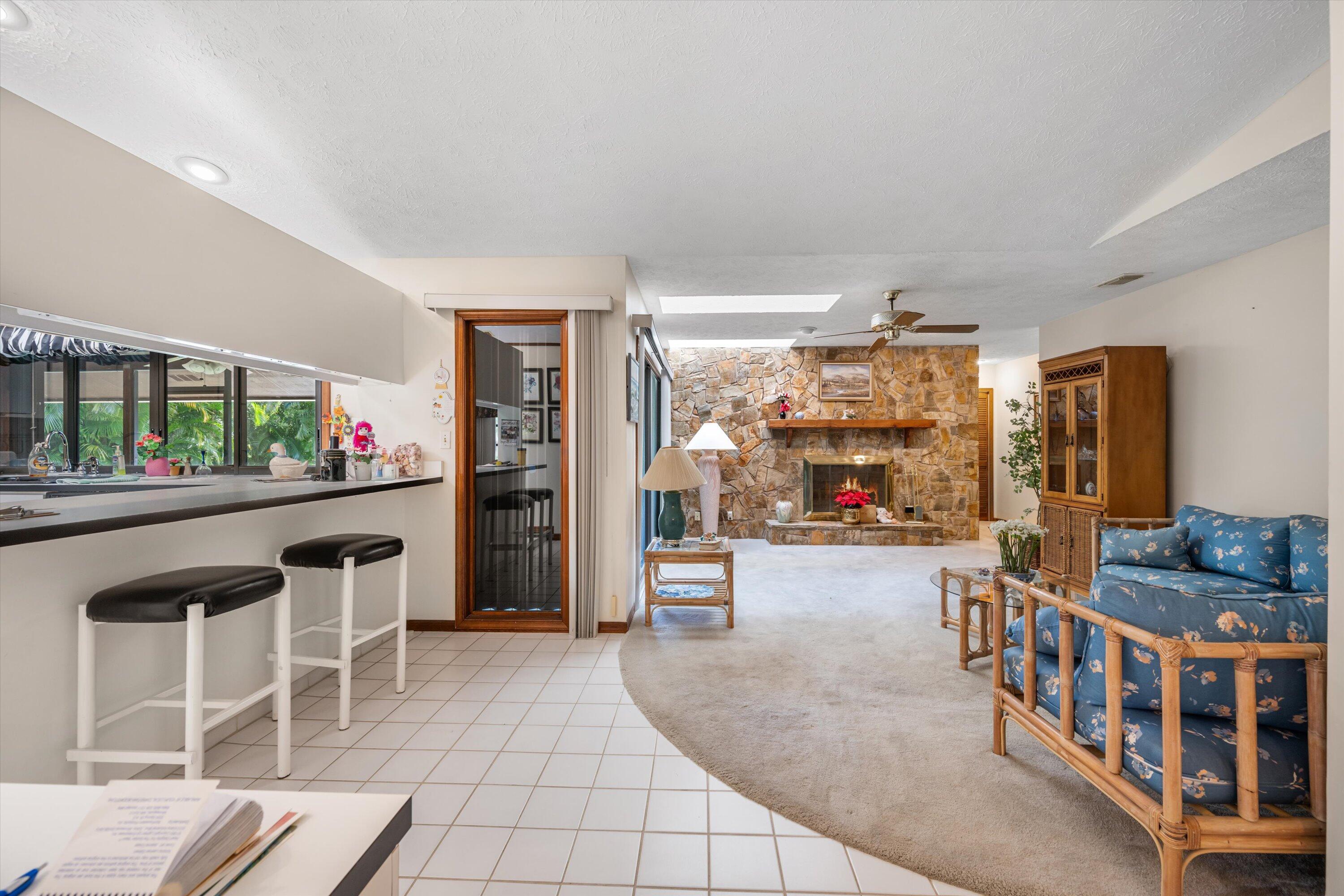 2190 NE Pinecrest Lakes Boulevard
