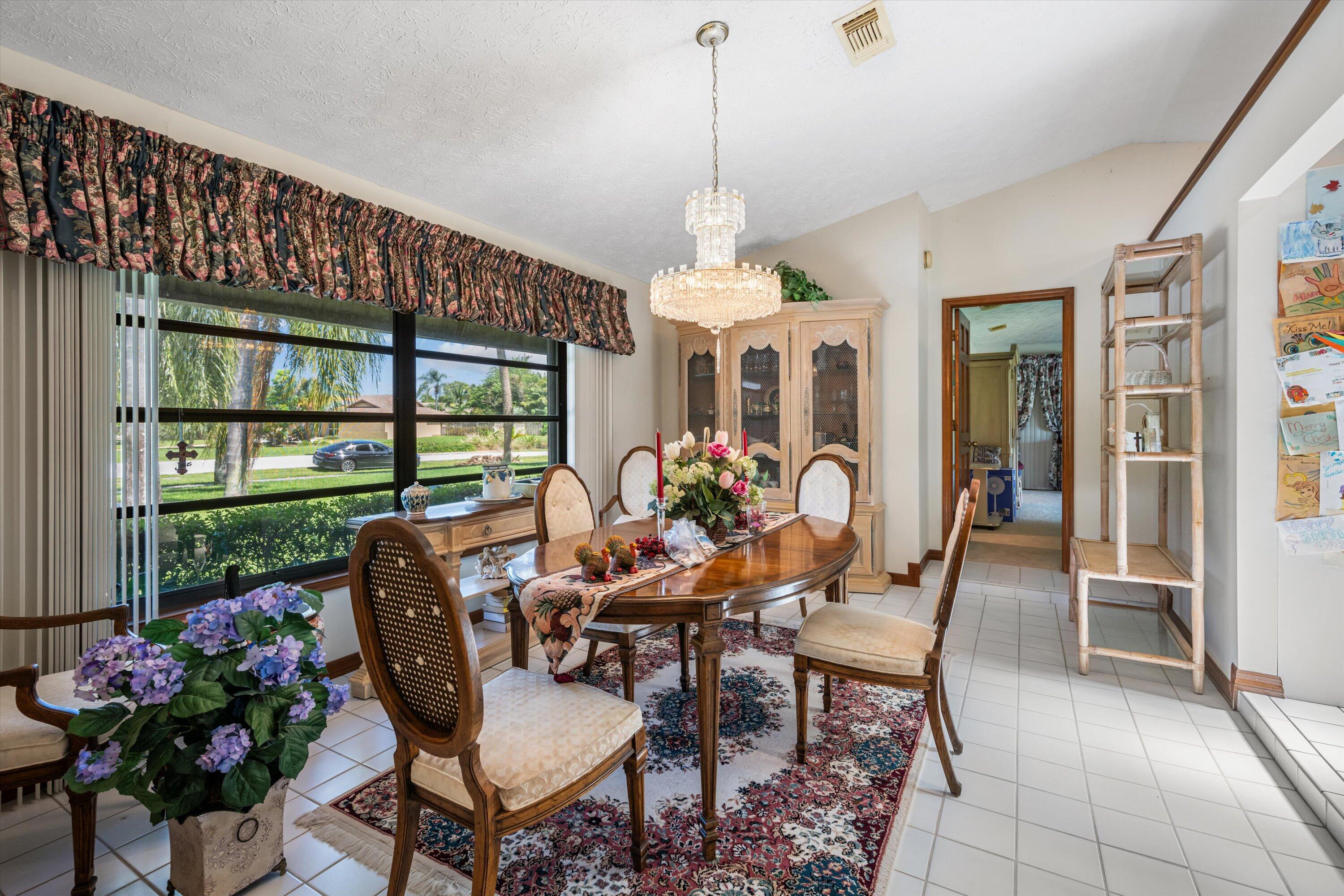 2190 NE Pinecrest Lakes Boulevard