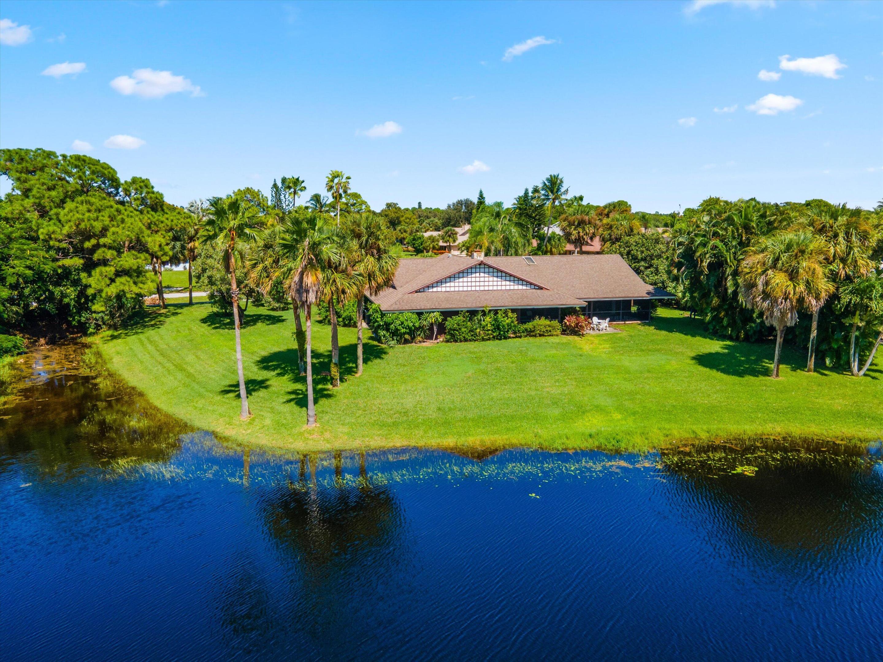 2190 NE Pinecrest Lakes Boulevard