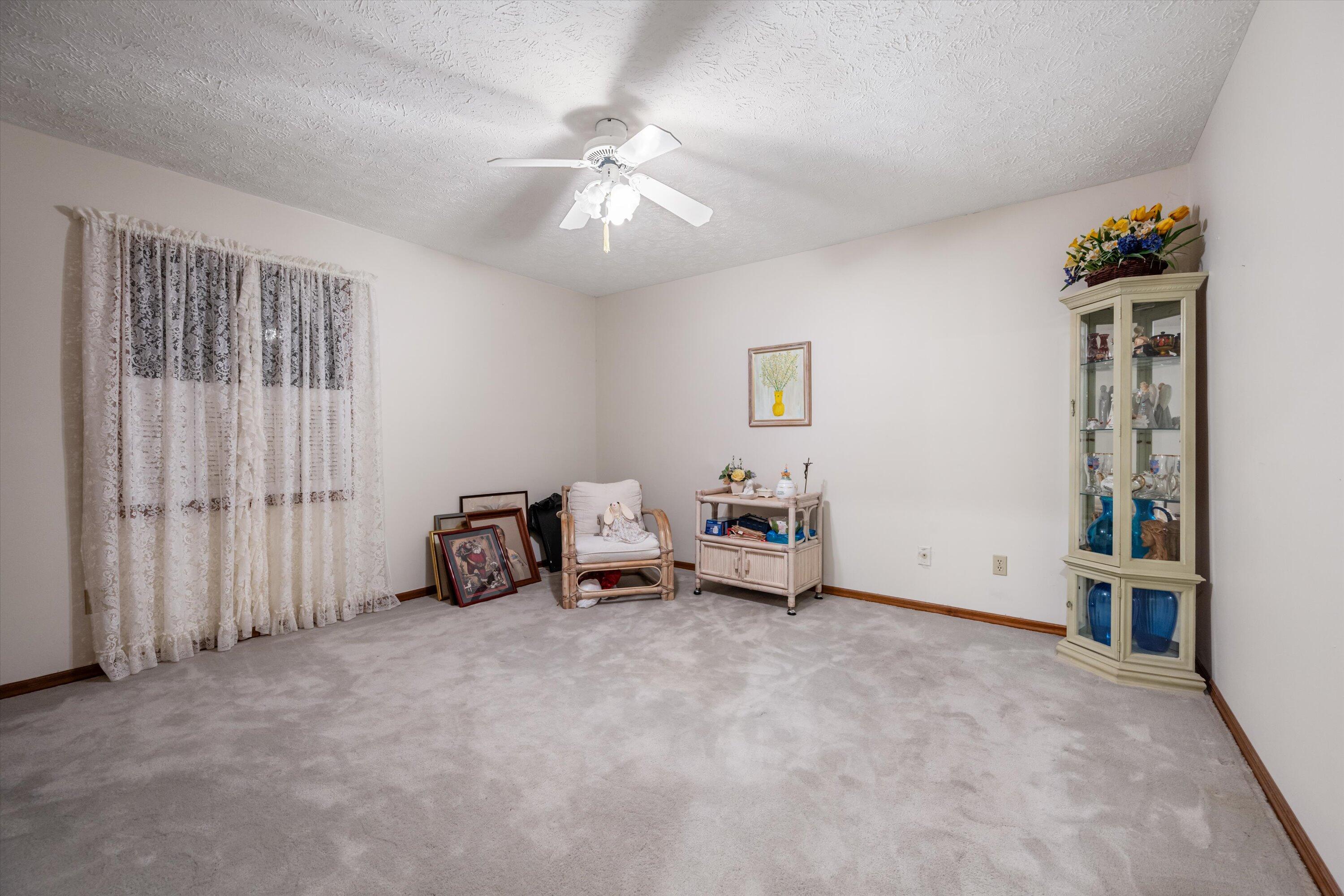 2190 NE Pinecrest Lakes Boulevard
