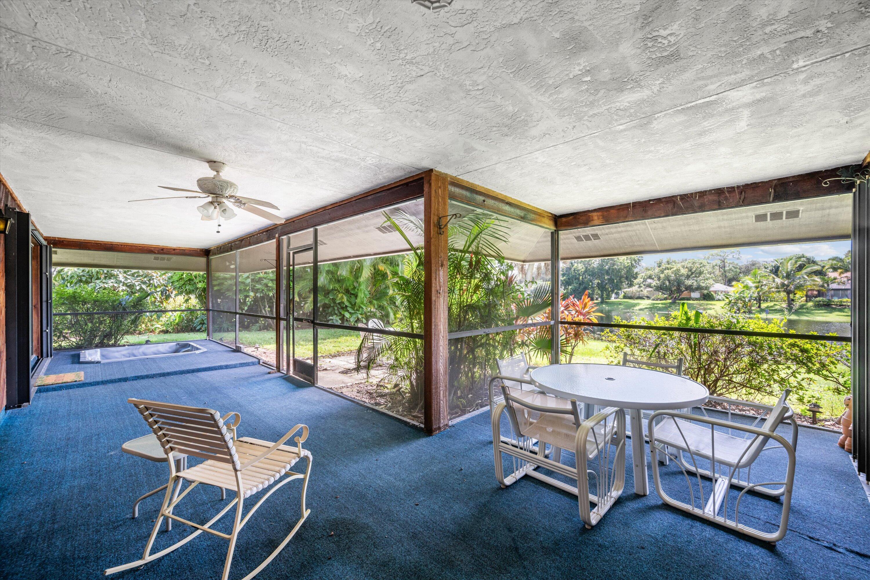 2190 NE Pinecrest Lakes Boulevard