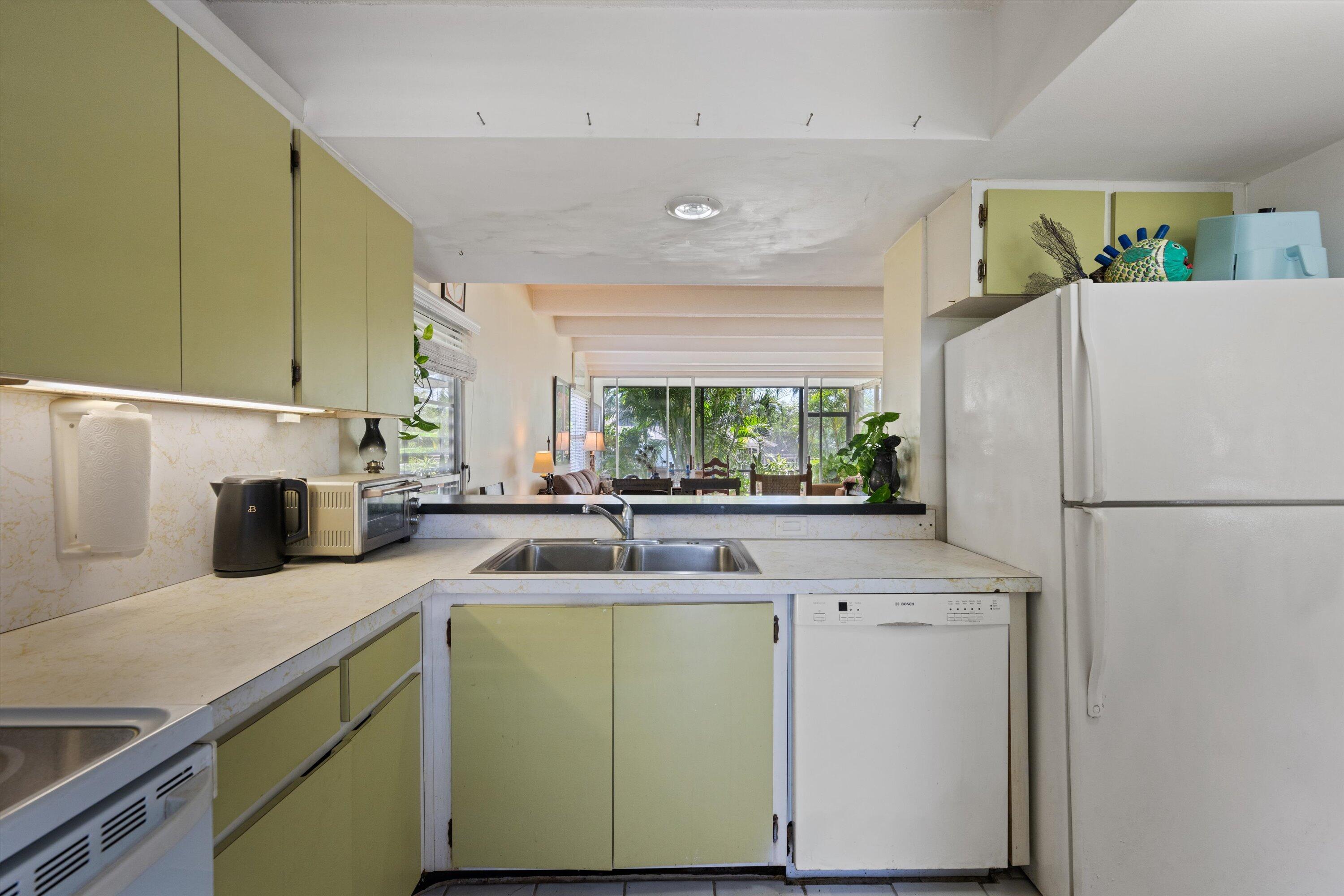 1456 NE Ocean Boulevard 6-101