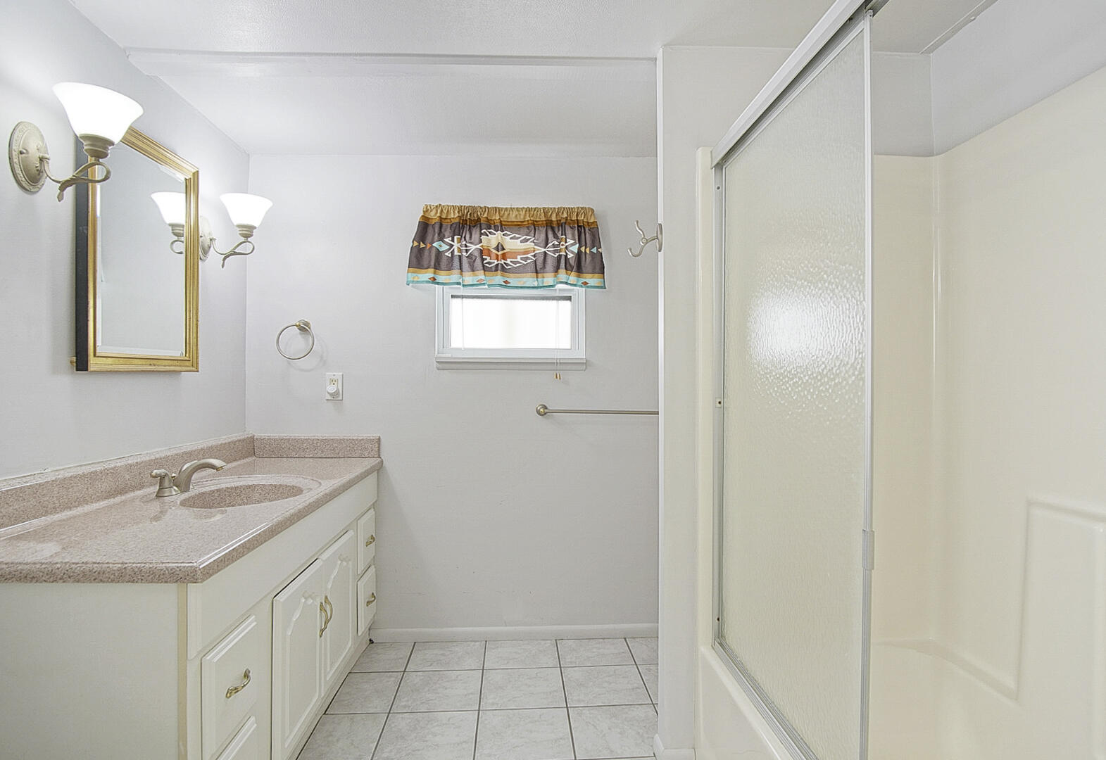 609 Garden View