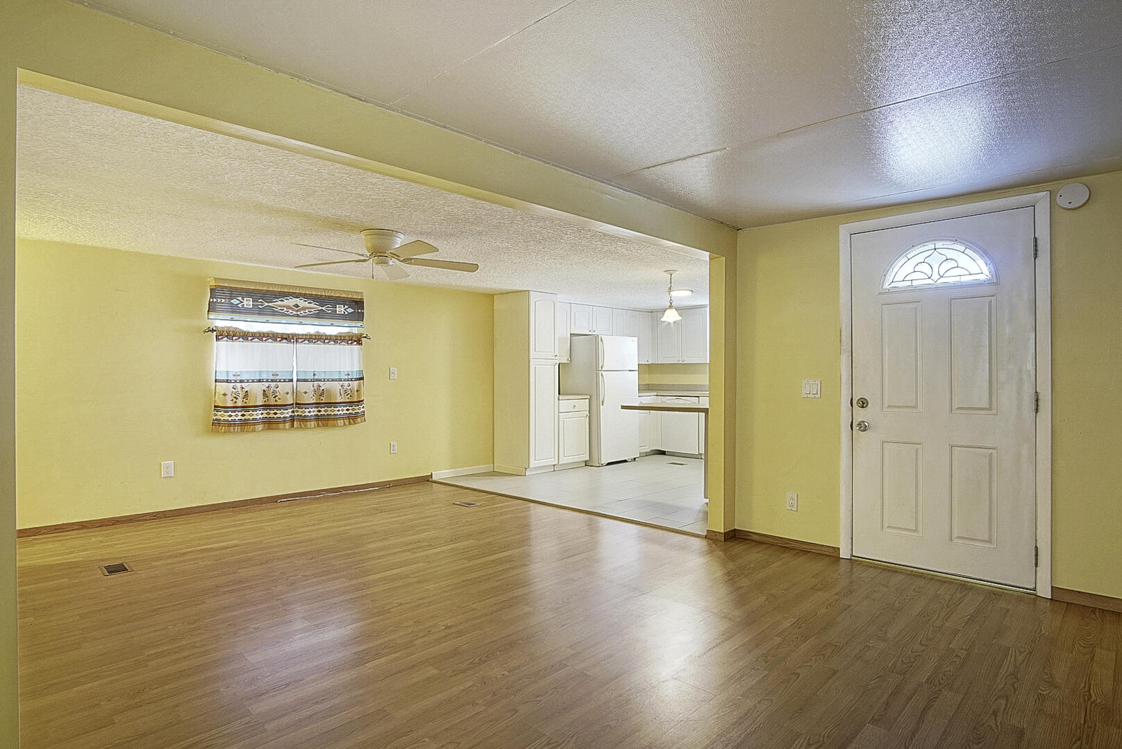 609 Garden View