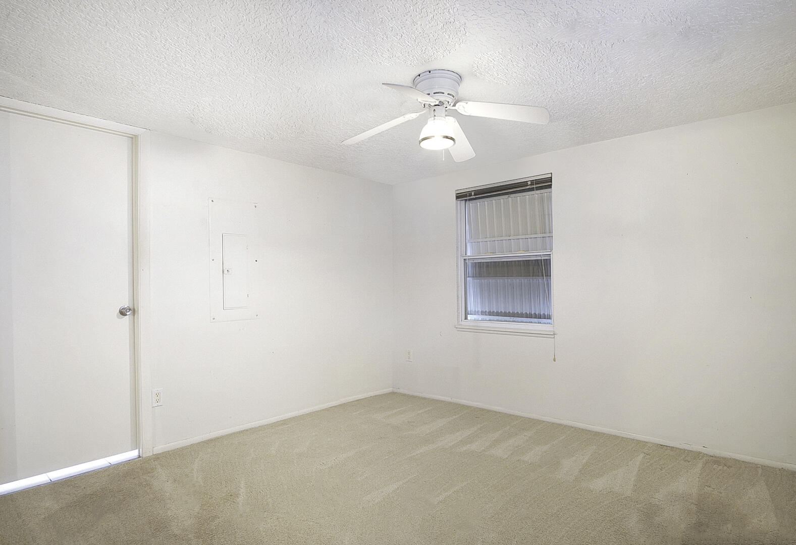 609 Garden View