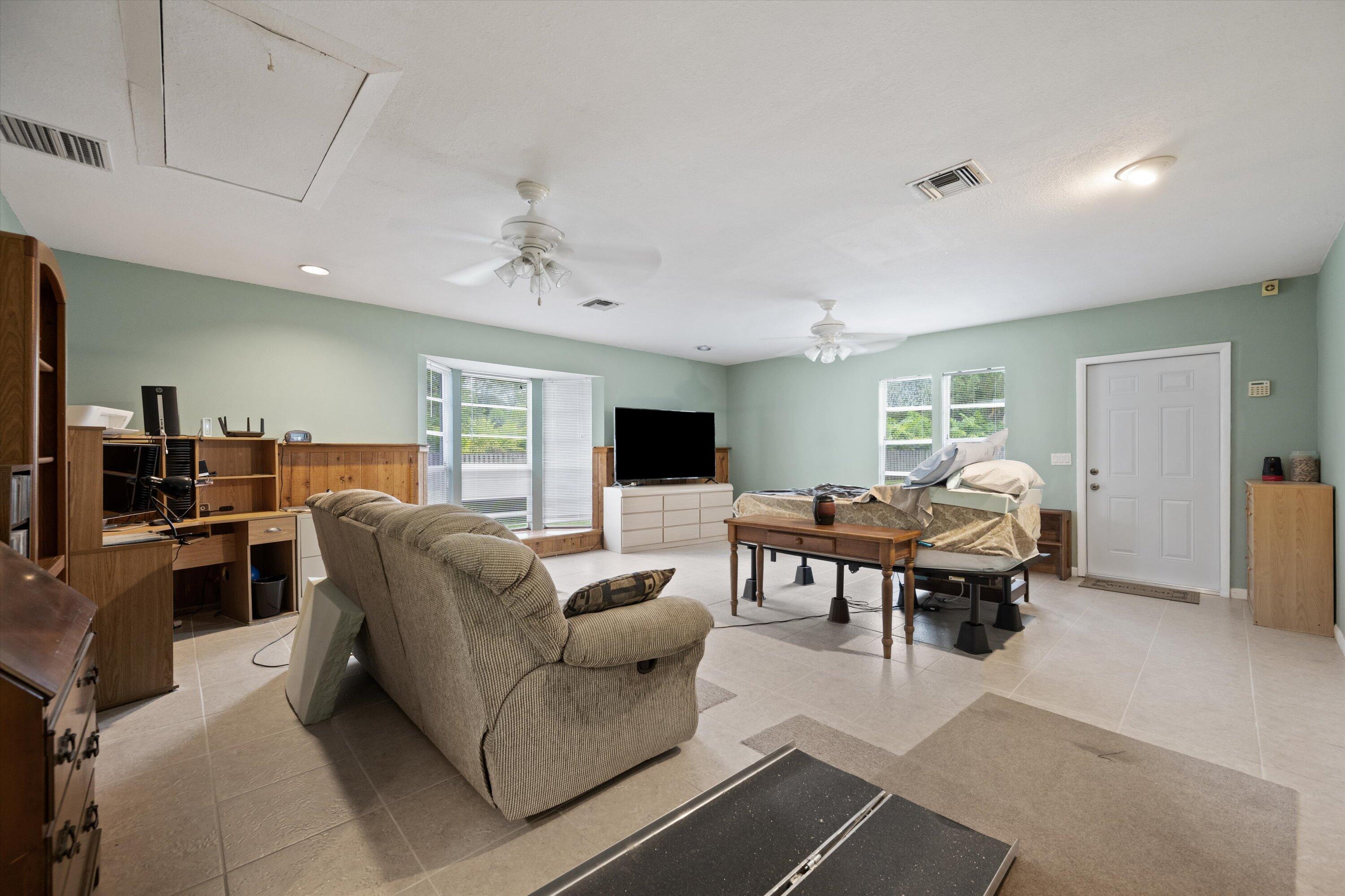 1950 SW Hackman Terrace