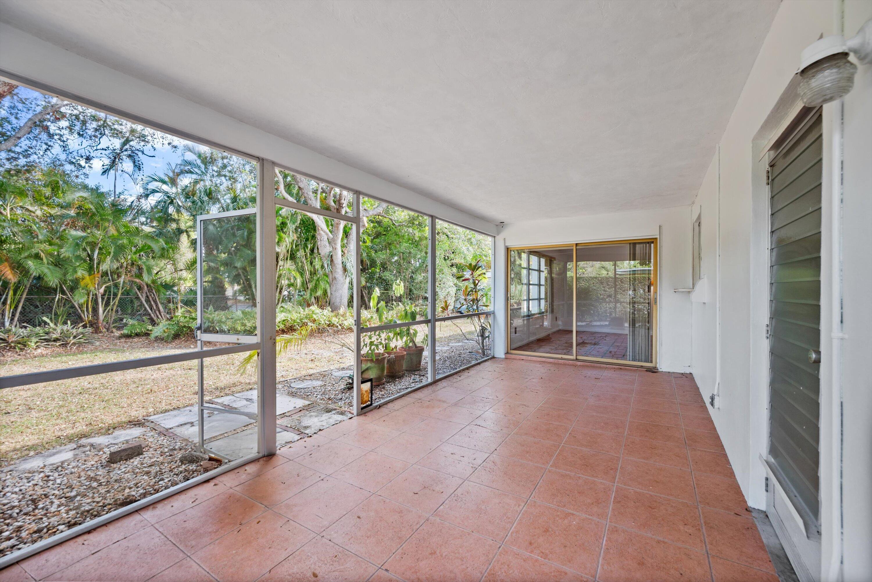 421 SE Edgewood Drive