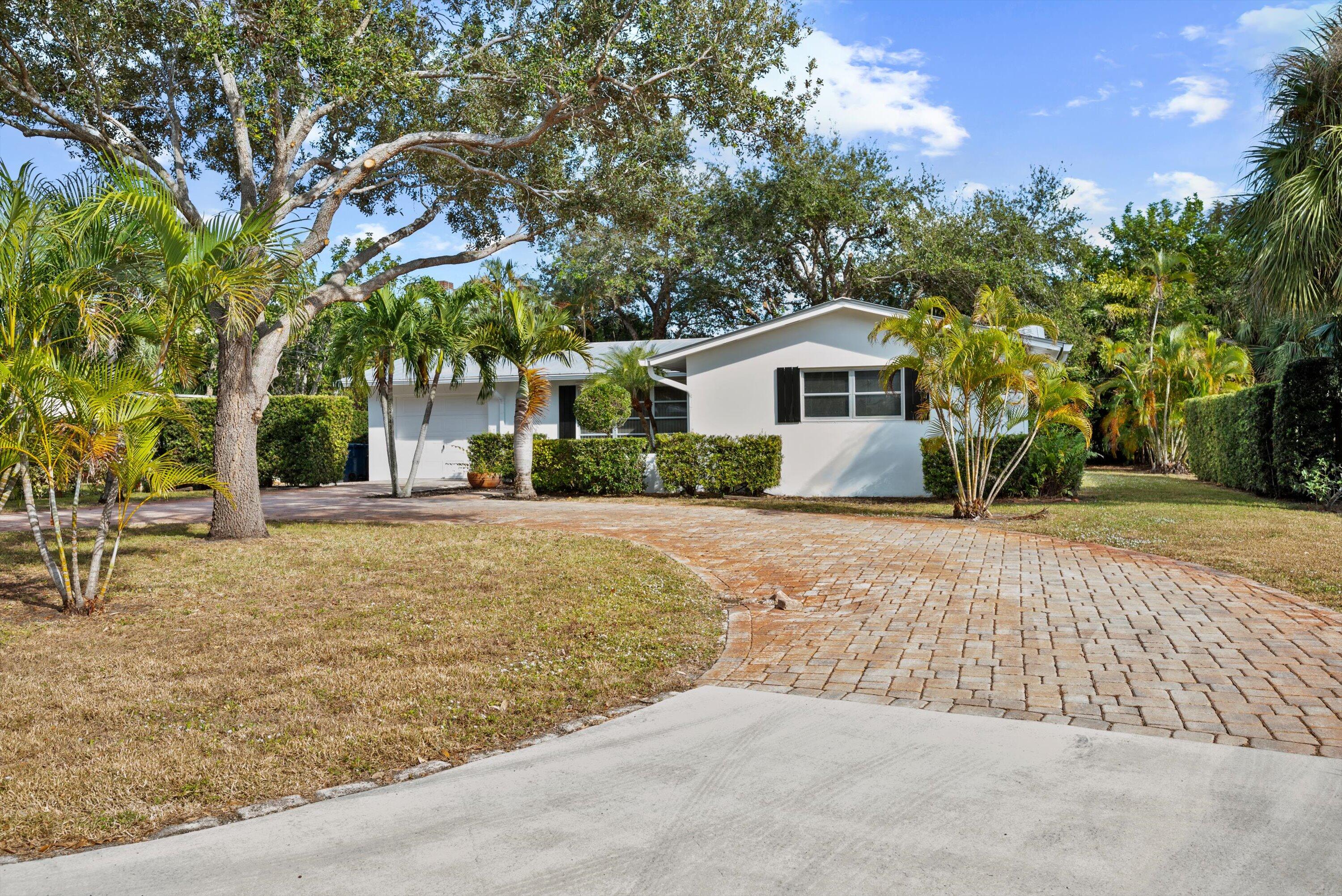 421 SE Edgewood Drive