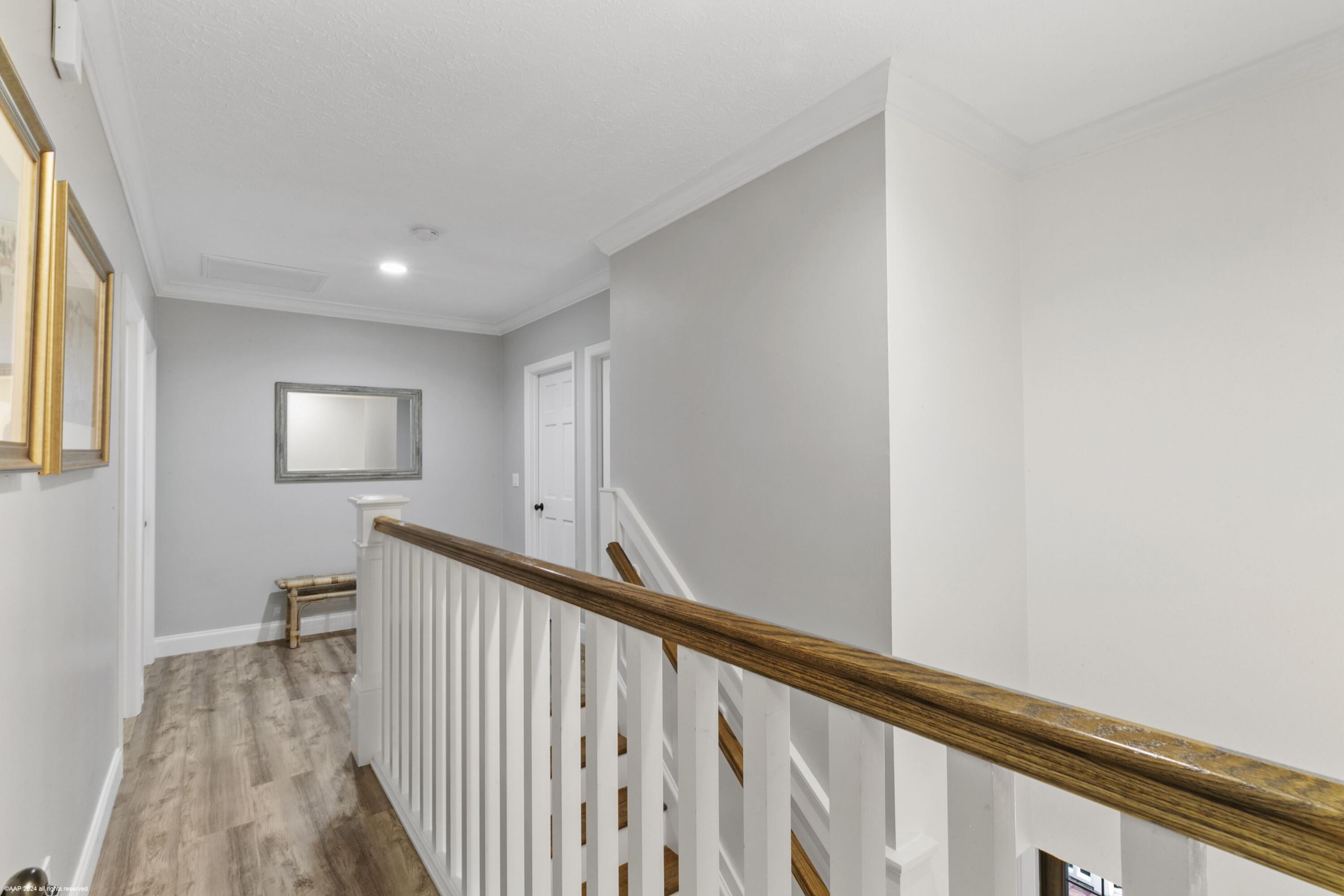 16 Ridgeview Road N