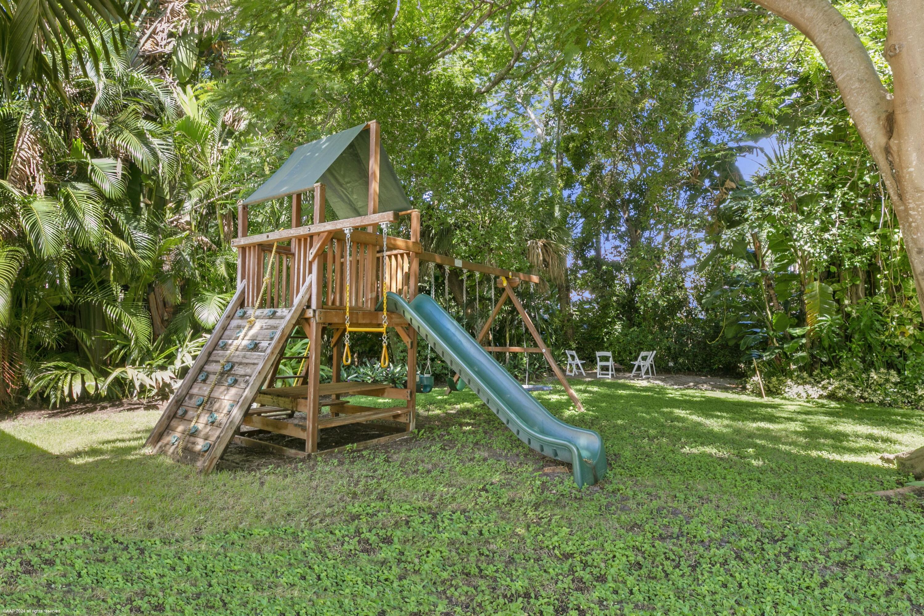 16 Ridgeview Road N