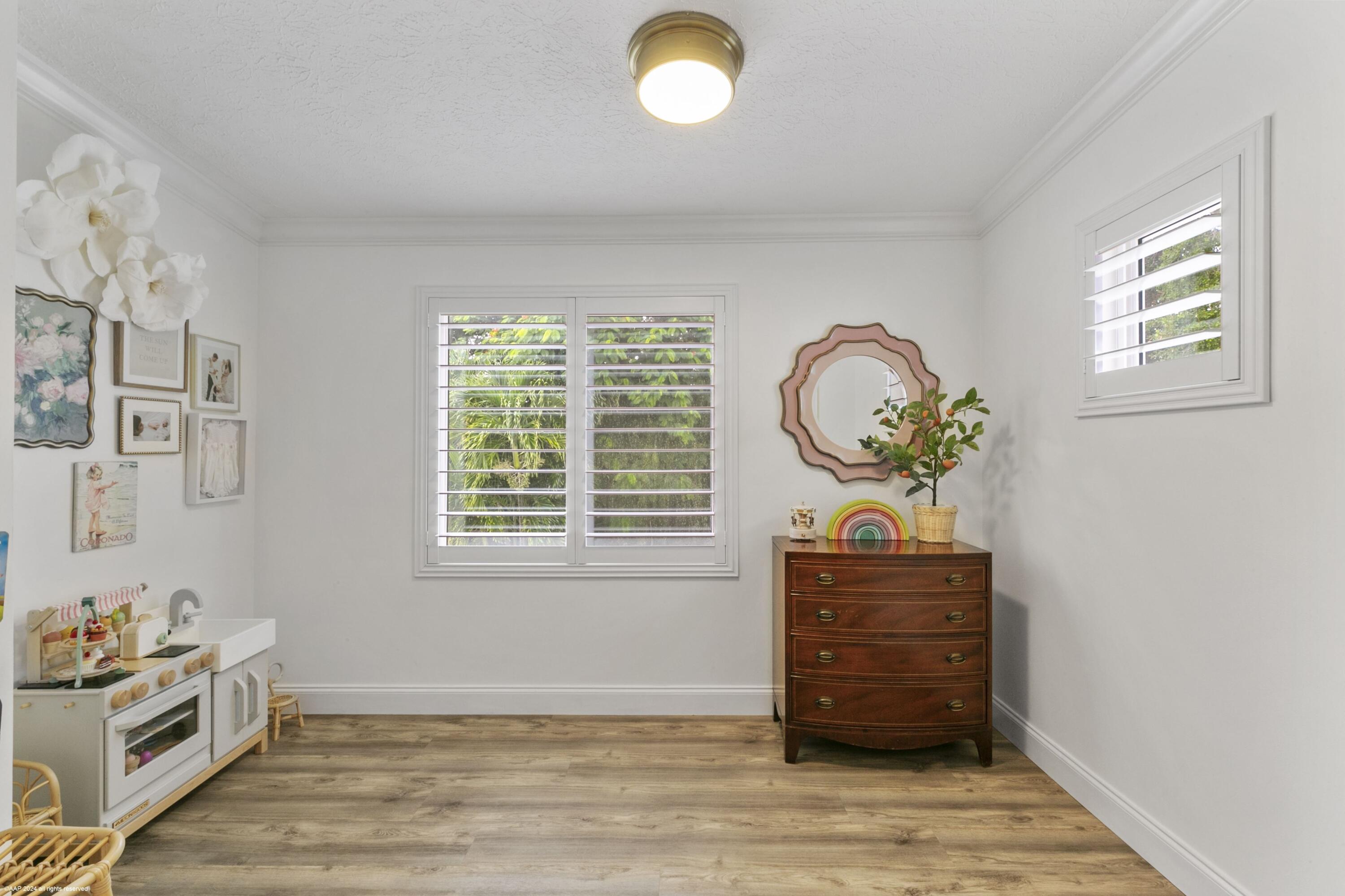 16 Ridgeview Road N