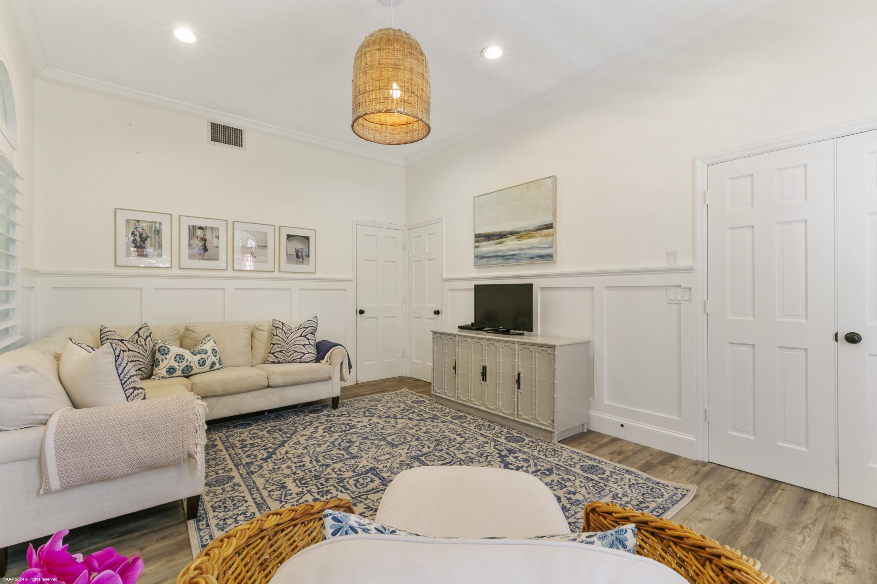 16 Ridgeview Road N