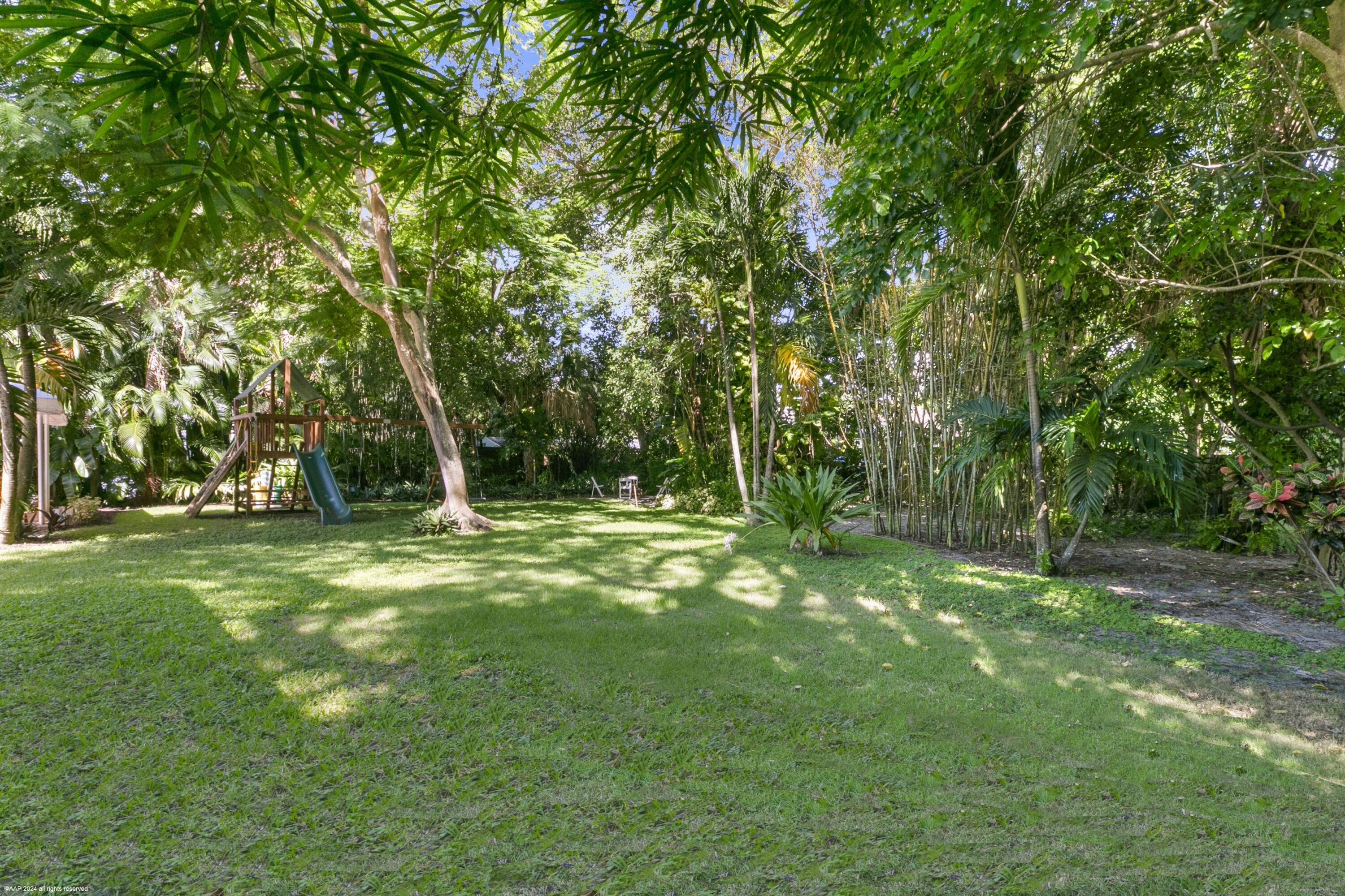 16 Ridgeview Road N