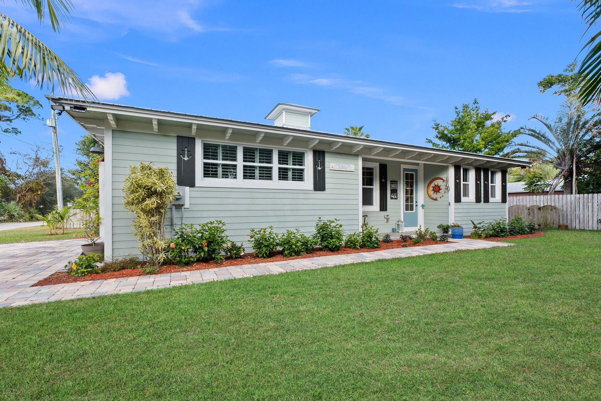 1305 SE Sea Oat Lane