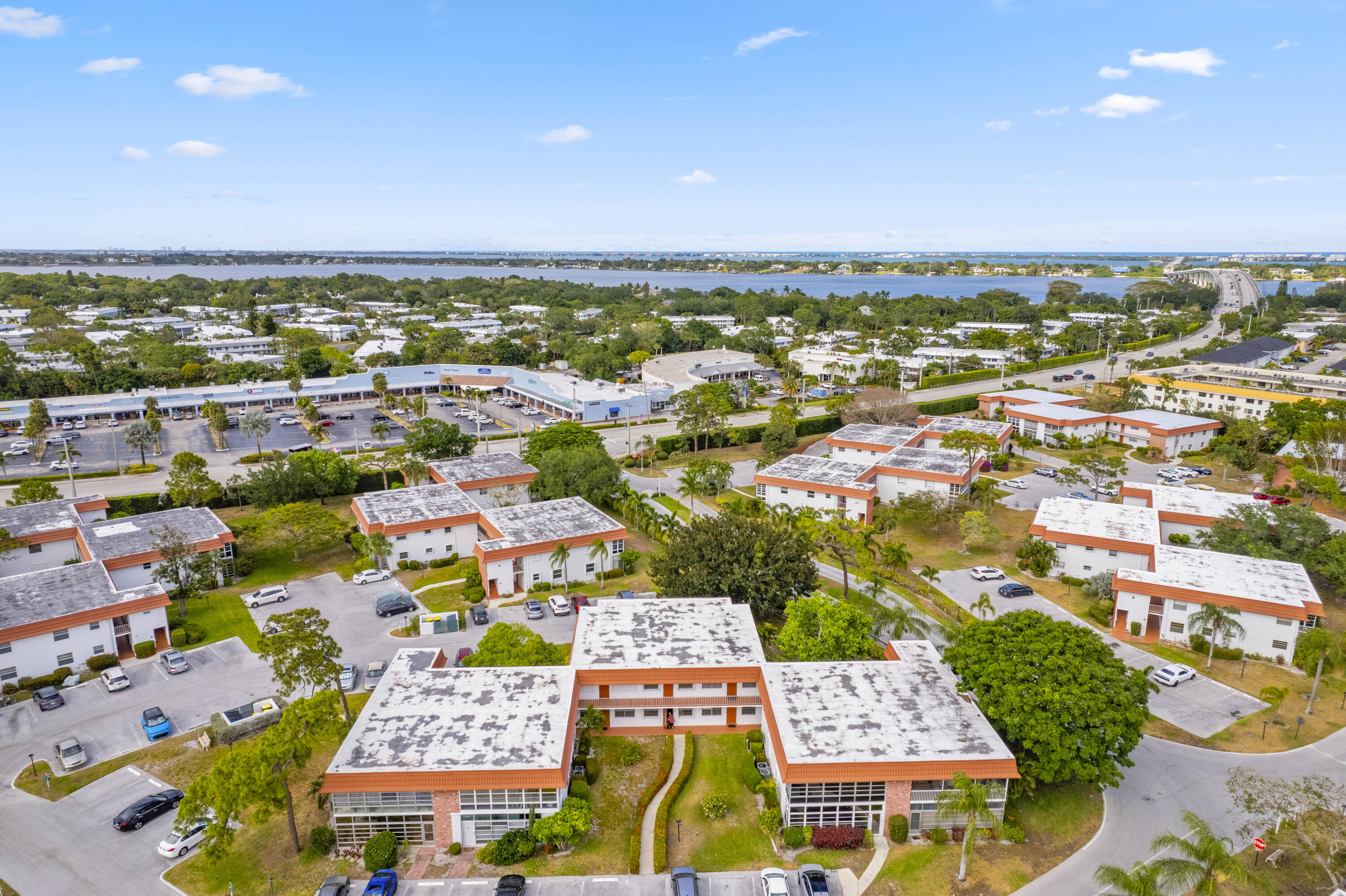 2600 SE Ocean Boulevard U4