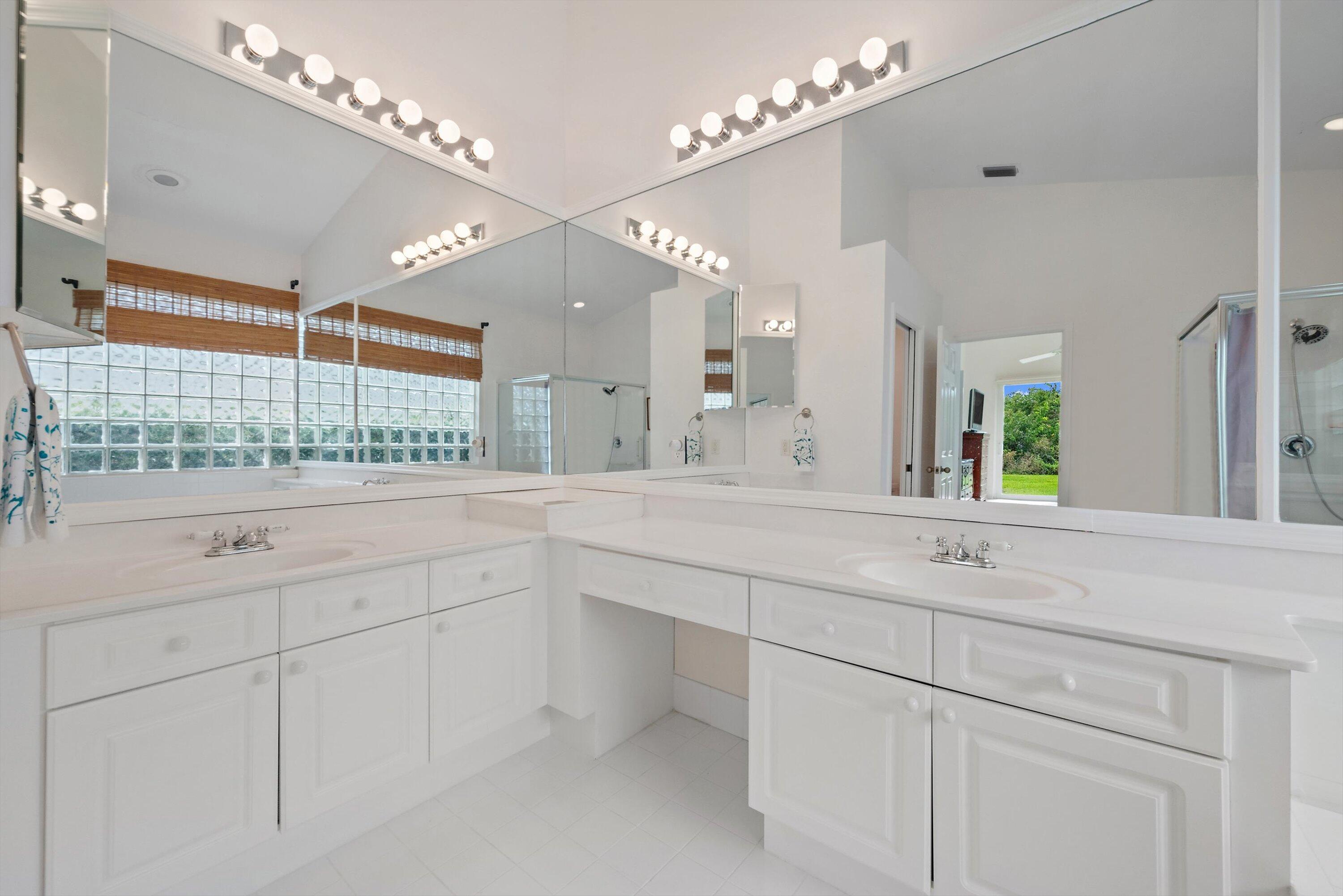 3190 SE Carrick Green Court, Port St. Lucie