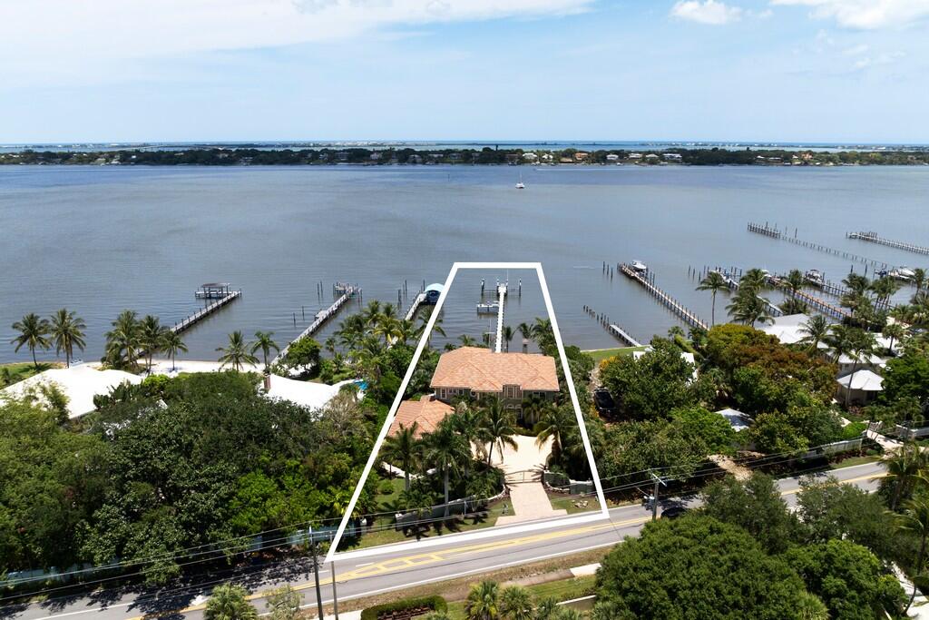 1625 SE Saint Lucie Boulevard