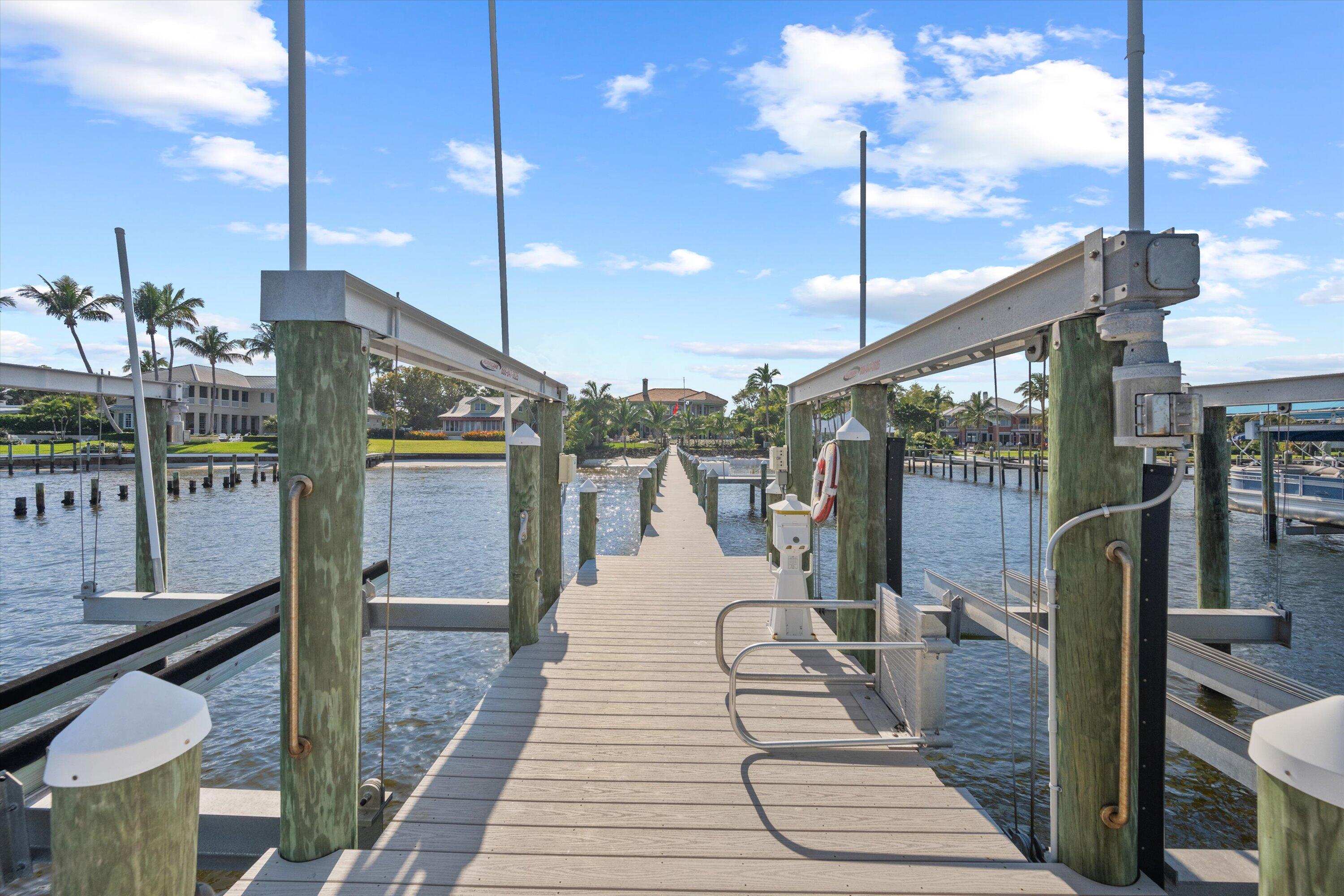 1625 SE Saint Lucie Boulevard